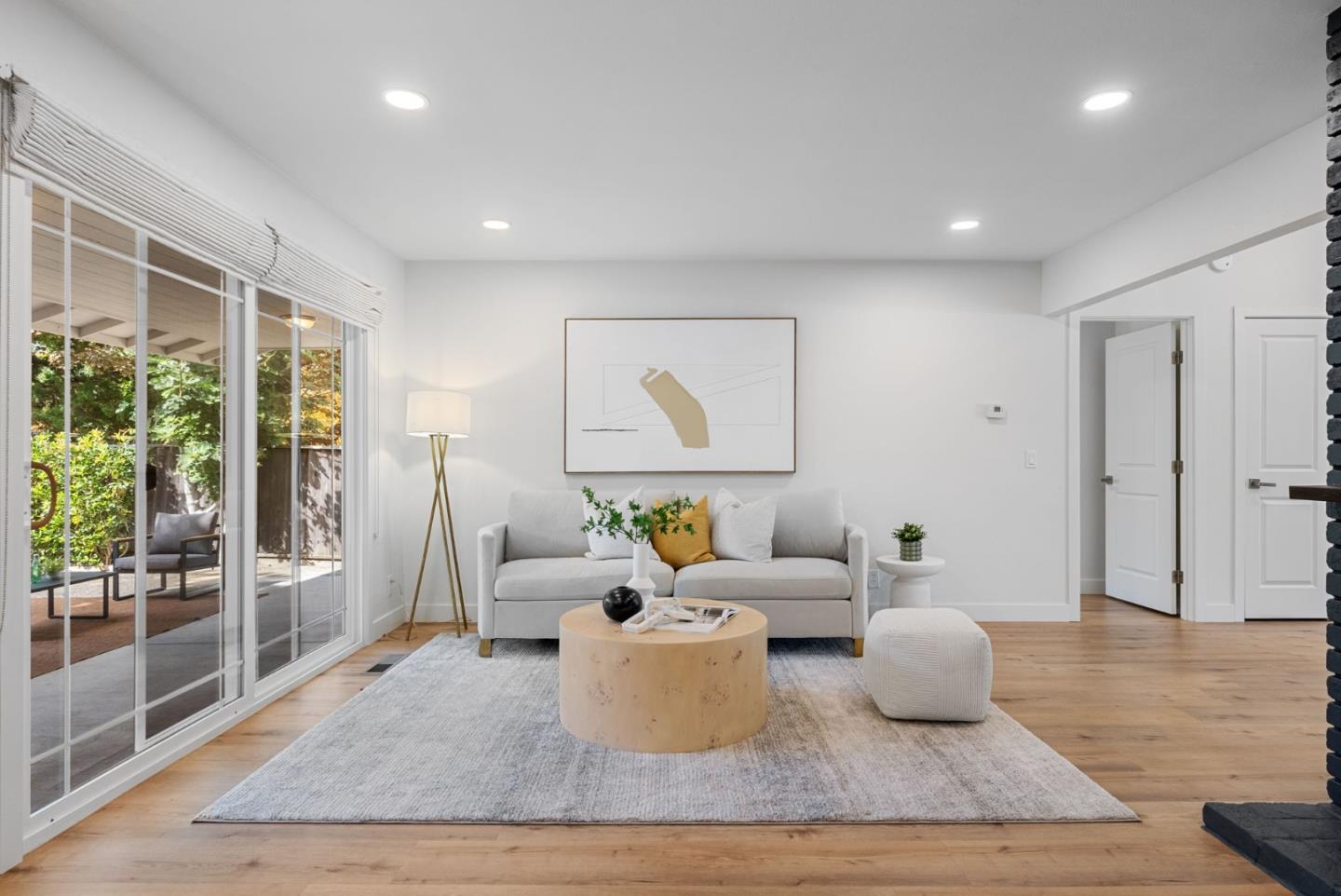 Detail Gallery Image 6 of 30 For 827 Poplar Ave, Sunnyvale,  CA 94086 - 3 Beds | 2 Baths