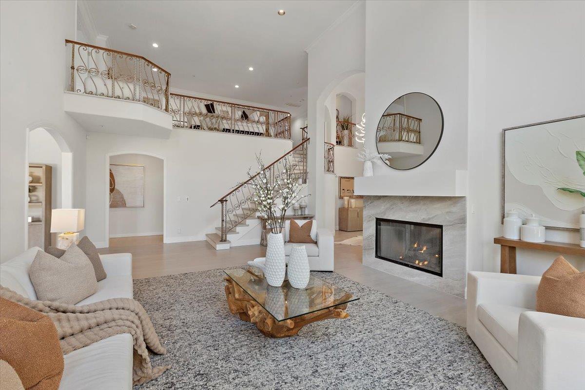 Detail Gallery Image 11 of 72 For 23525 Ravensbury Ave, Los Altos Hills,  CA 94024 - 4 Beds | 4/1 Baths