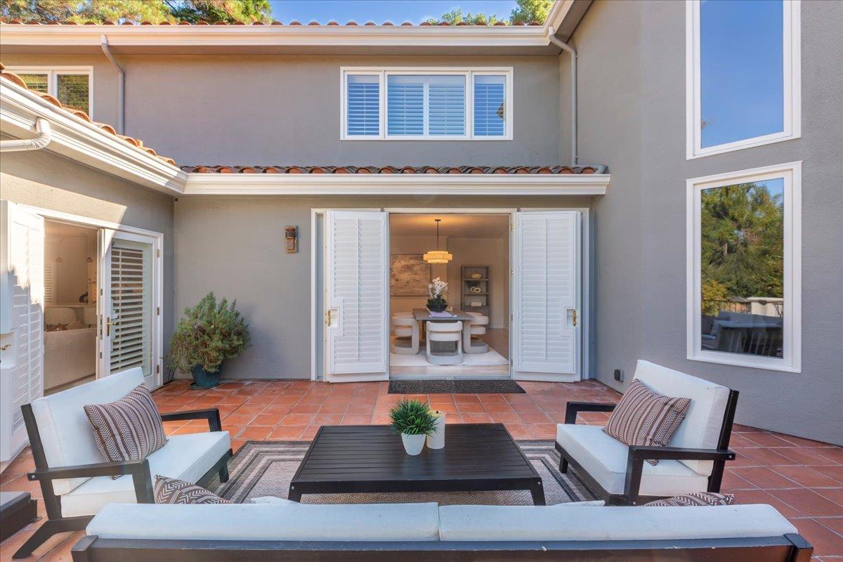 Detail Gallery Image 16 of 72 For 23525 Ravensbury Ave, Los Altos Hills,  CA 94024 - 4 Beds | 4/1 Baths