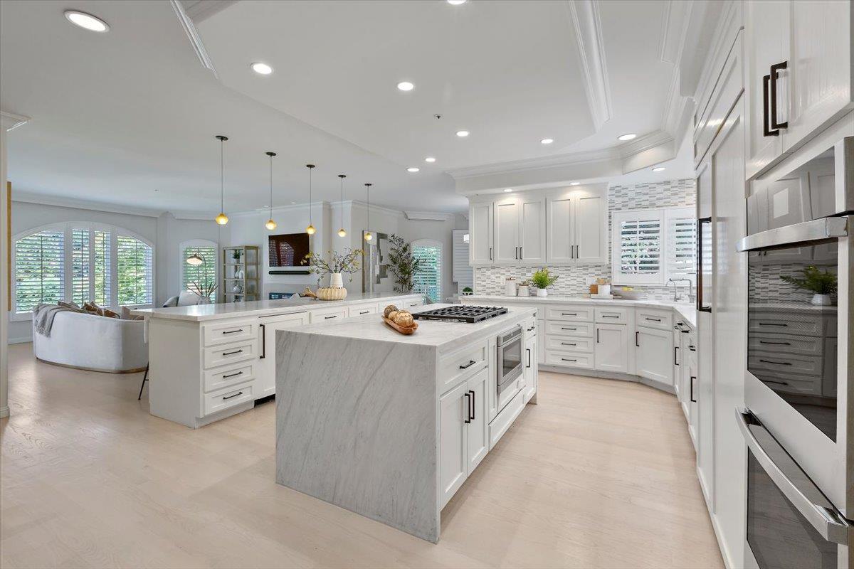 Detail Gallery Image 19 of 72 For 23525 Ravensbury Ave, Los Altos Hills,  CA 94024 - 4 Beds | 4/1 Baths