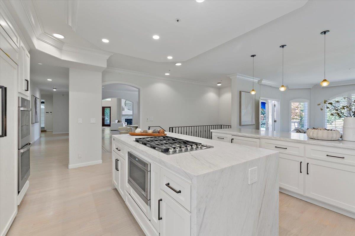 Detail Gallery Image 21 of 72 For 23525 Ravensbury Ave, Los Altos Hills,  CA 94024 - 4 Beds | 4/1 Baths