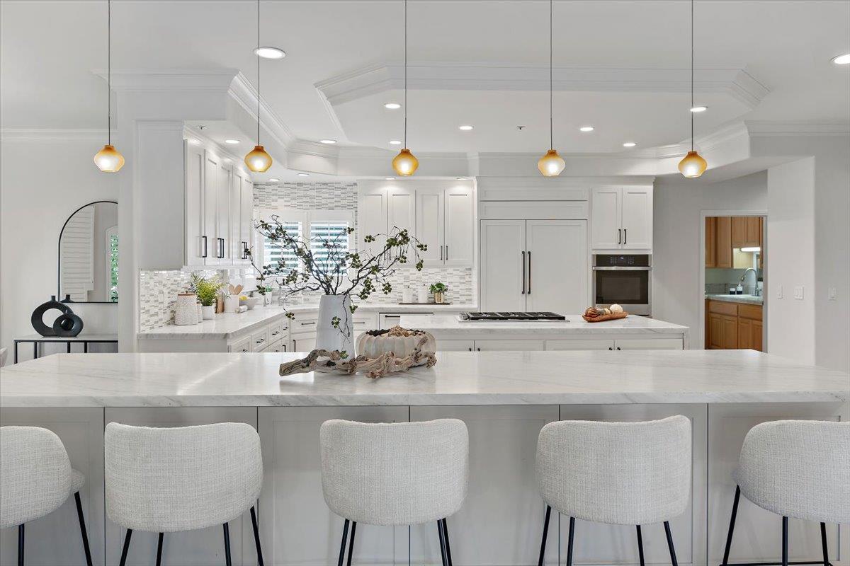 Detail Gallery Image 23 of 72 For 23525 Ravensbury Ave, Los Altos Hills,  CA 94024 - 4 Beds | 4/1 Baths