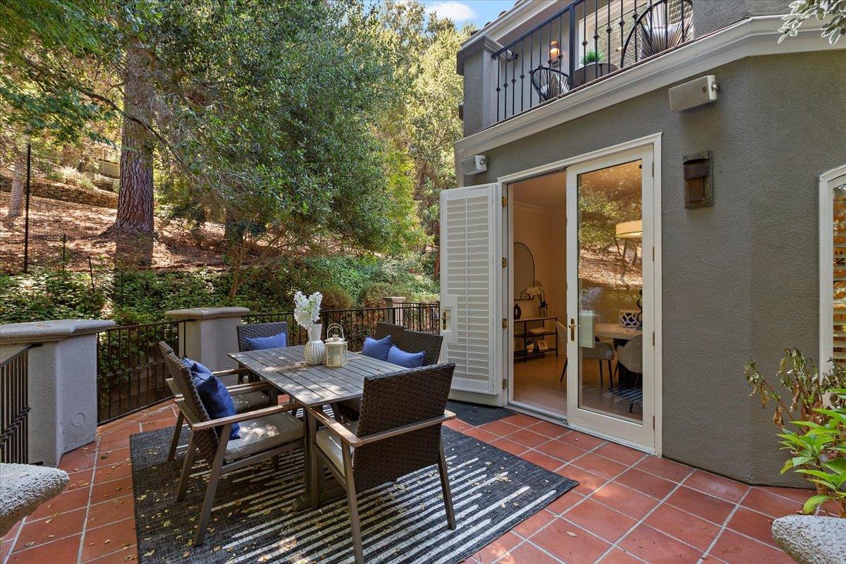 Detail Gallery Image 29 of 72 For 23525 Ravensbury Ave, Los Altos Hills,  CA 94024 - 4 Beds | 4/1 Baths