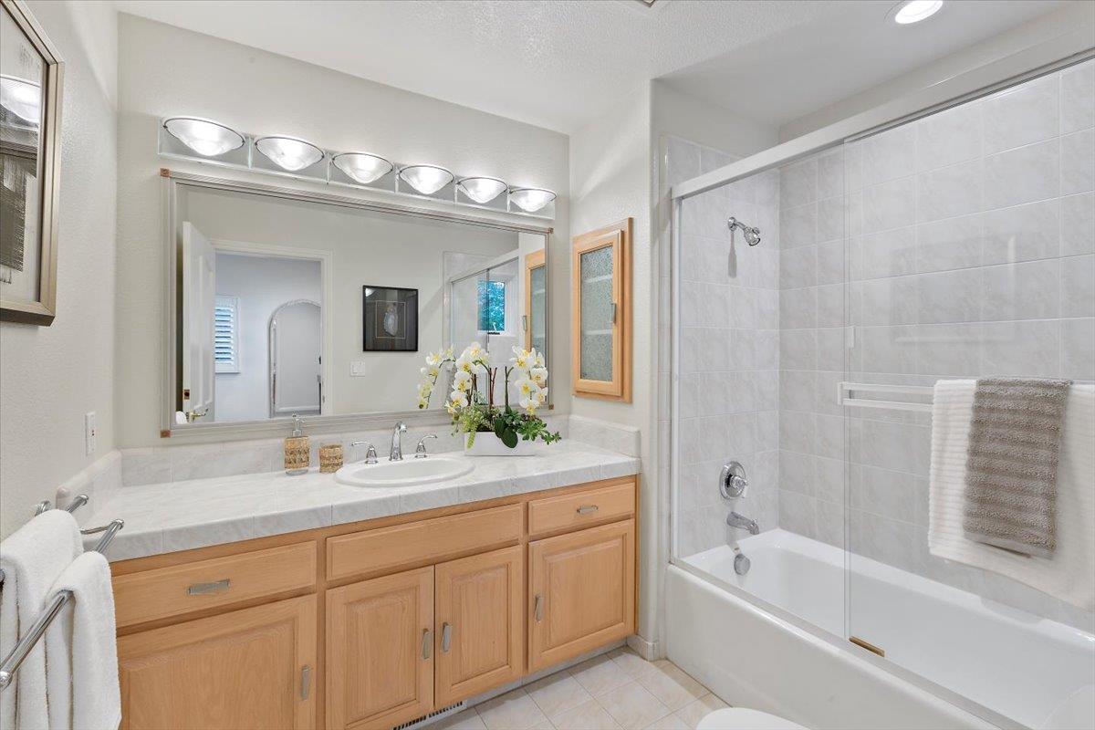 Detail Gallery Image 32 of 72 For 23525 Ravensbury Ave, Los Altos Hills,  CA 94024 - 4 Beds | 4/1 Baths