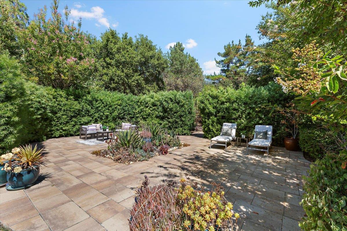 Detail Gallery Image 39 of 72 For 23525 Ravensbury Ave, Los Altos Hills,  CA 94024 - 4 Beds | 4/1 Baths