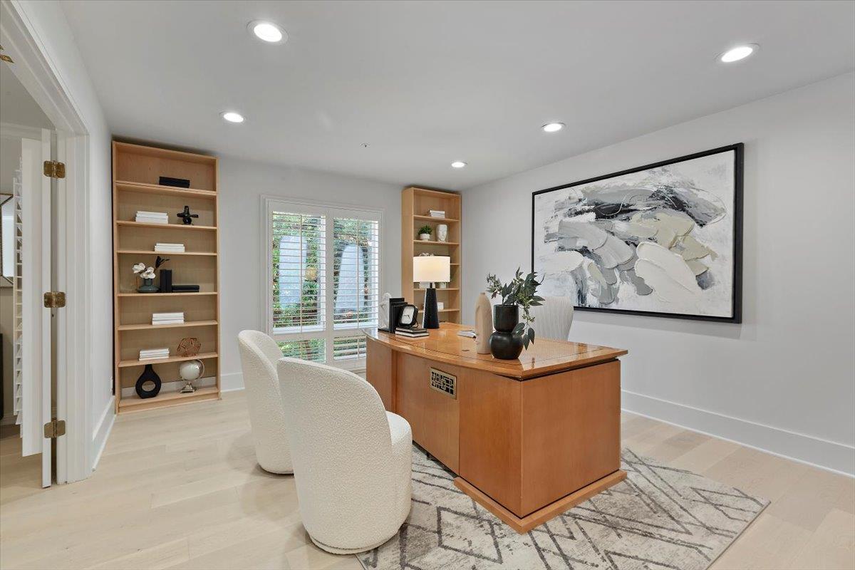 Detail Gallery Image 44 of 72 For 23525 Ravensbury Ave, Los Altos Hills,  CA 94024 - 4 Beds | 4/1 Baths