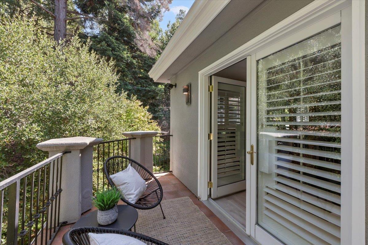 Detail Gallery Image 60 of 72 For 23525 Ravensbury Ave, Los Altos Hills,  CA 94024 - 4 Beds | 4/1 Baths