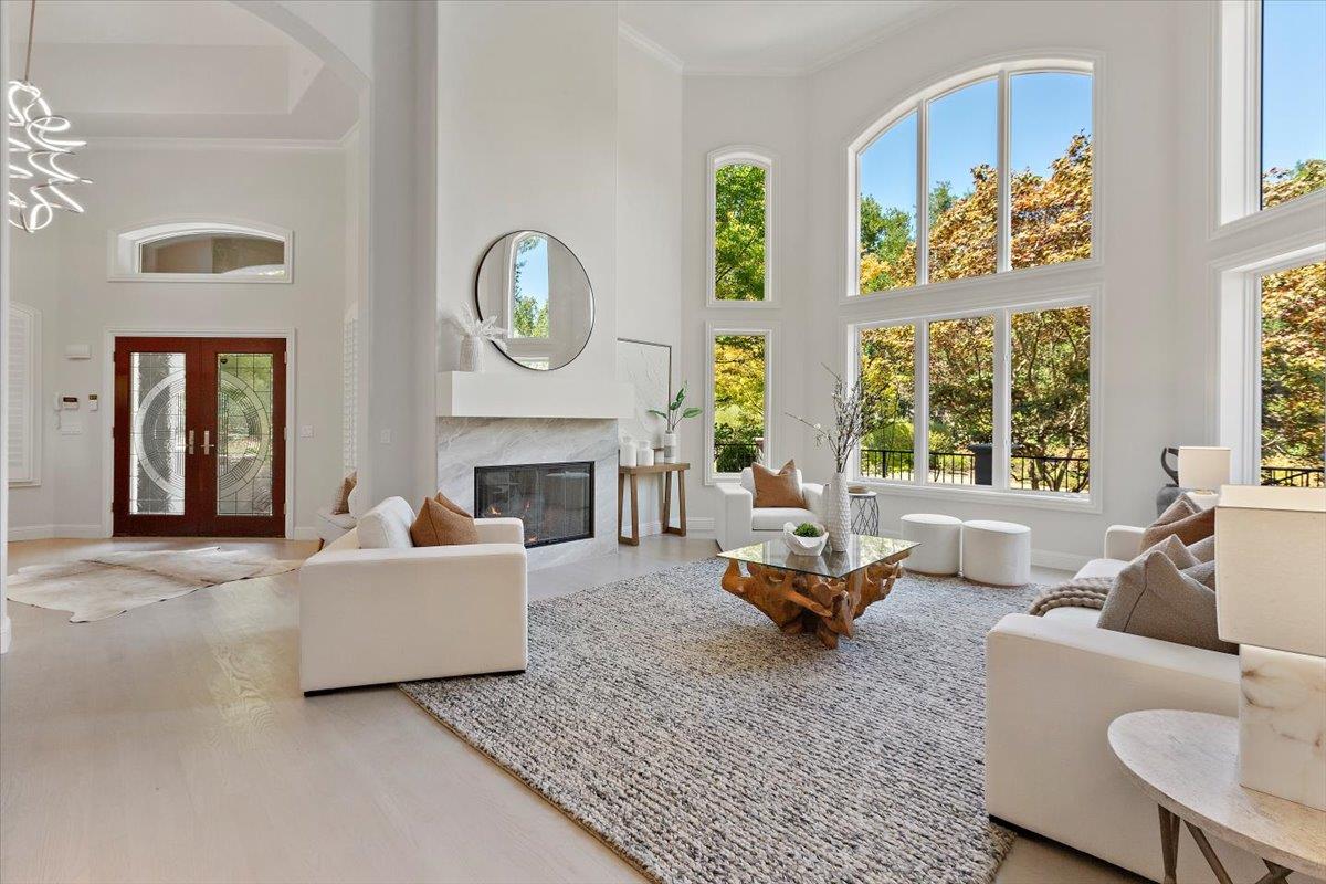 Detail Gallery Image 9 of 72 For 23525 Ravensbury Ave, Los Altos Hills,  CA 94024 - 4 Beds | 4/1 Baths