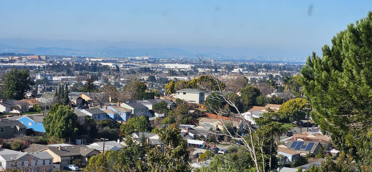 Detail Gallery Image 10 of 10 For 16085 Gramercy Dr, San Leandro,  CA 94578 - 3 Beds | 1/1 Baths