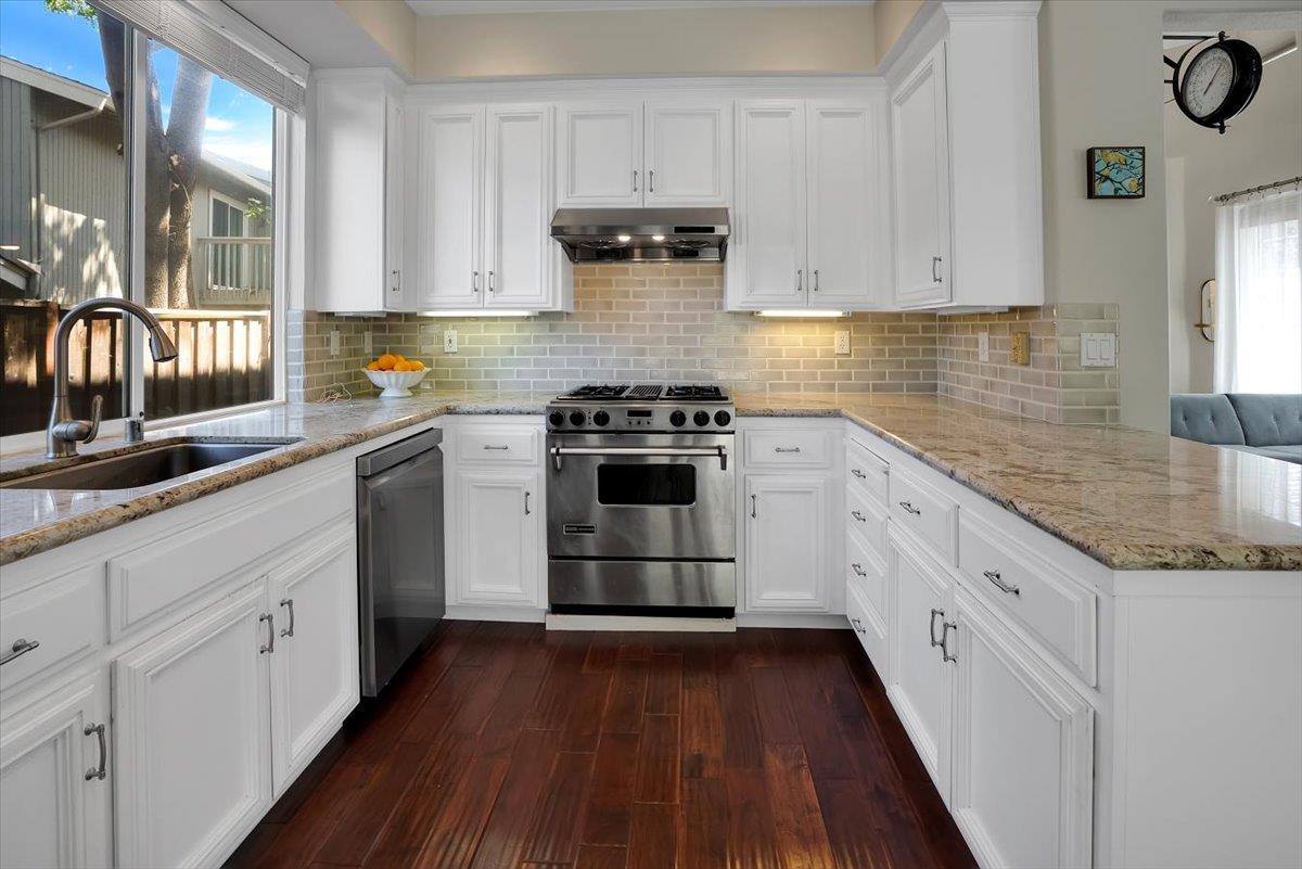 Detail Gallery Image 14 of 47 For 18396 Mill Ct, Saratoga,  CA 95070 - 4 Beds | 2/1 Baths