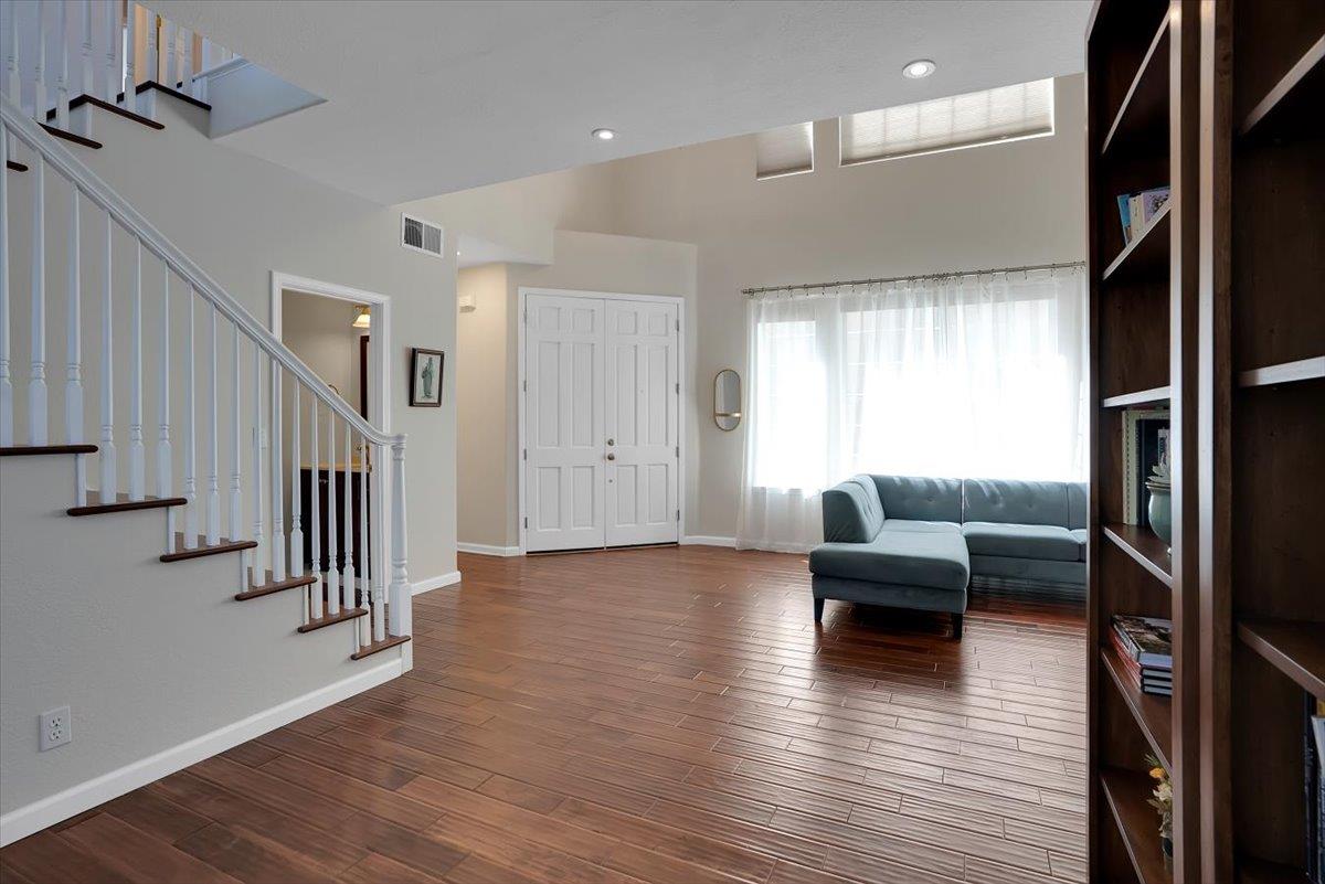 Detail Gallery Image 7 of 47 For 18396 Mill Ct, Saratoga,  CA 95070 - 4 Beds | 2/1 Baths