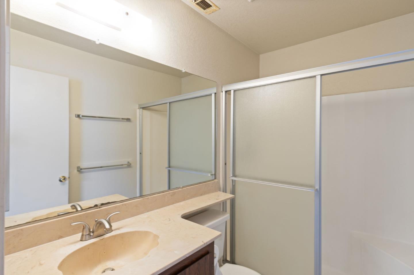 Detail Gallery Image 12 of 21 For 2141 Meadow View Pl, San Mateo,  CA 94401 - 2 Beds | 2 Baths