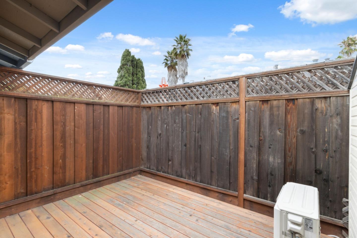 Detail Gallery Image 15 of 21 For 2141 Meadow View Pl, San Mateo,  CA 94401 - 2 Beds | 2 Baths