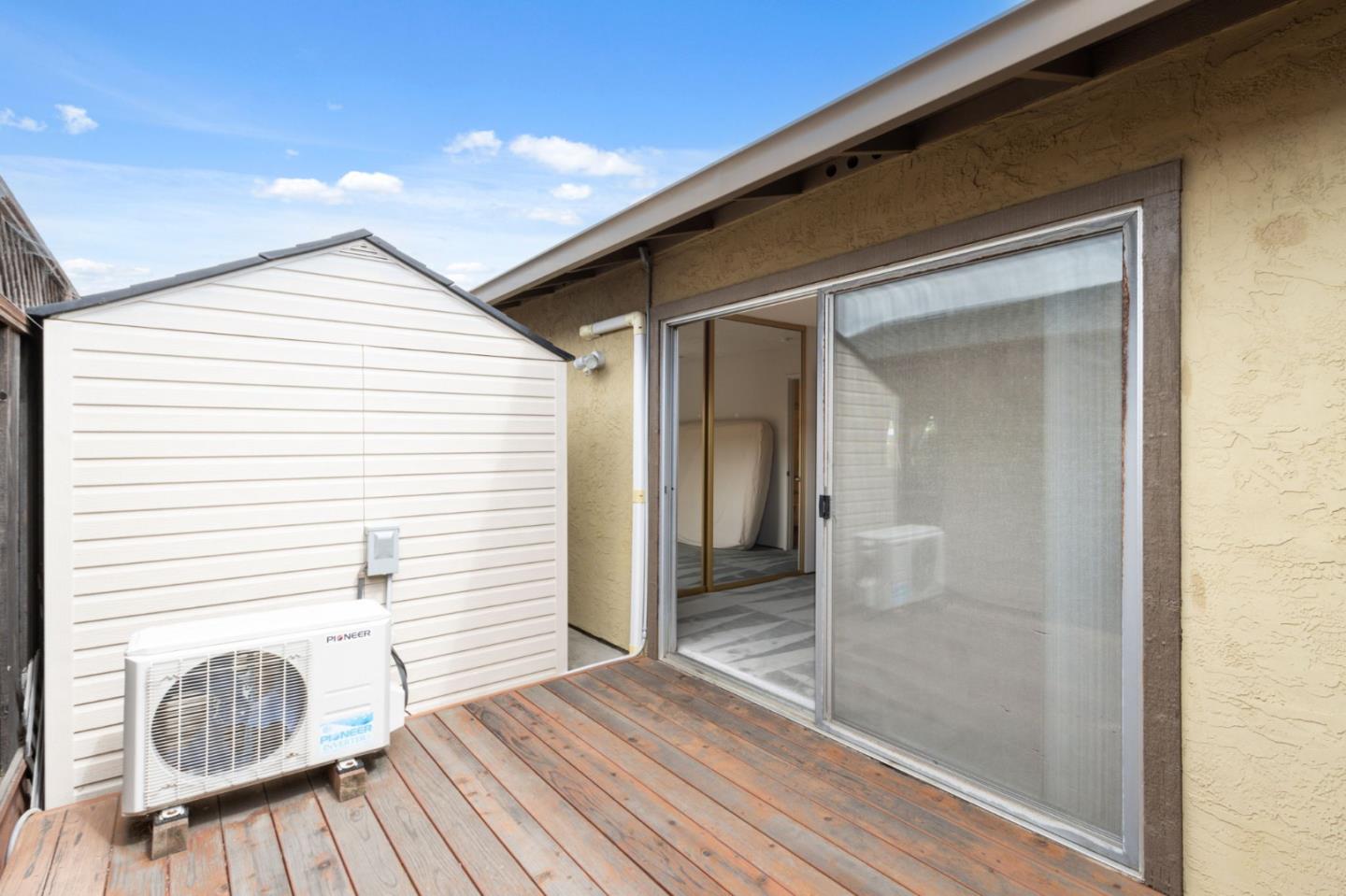Detail Gallery Image 16 of 21 For 2141 Meadow View Pl, San Mateo,  CA 94401 - 2 Beds | 2 Baths