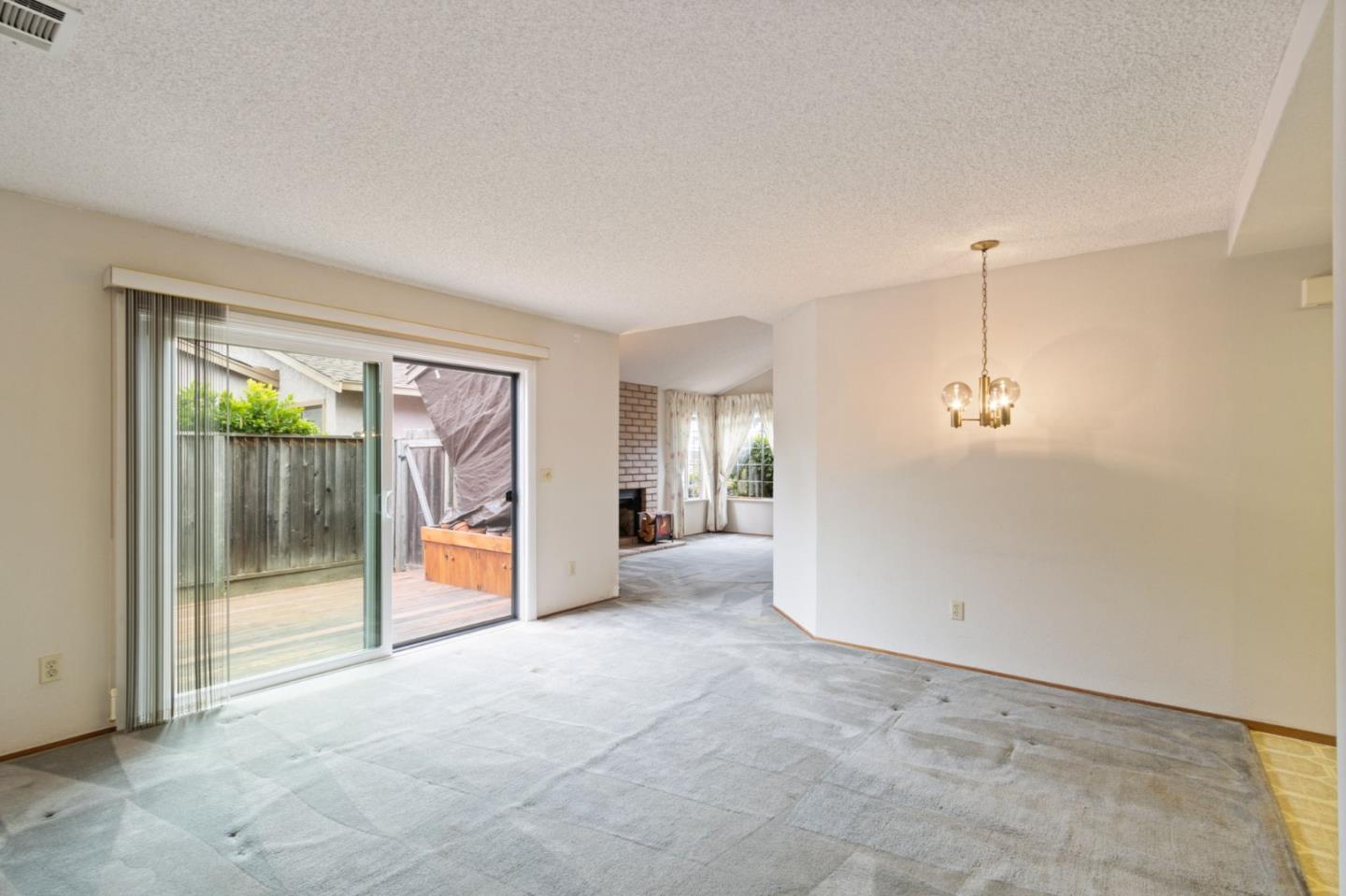 Detail Gallery Image 8 of 21 For 2141 Meadow View Pl, San Mateo,  CA 94401 - 2 Beds | 2 Baths
