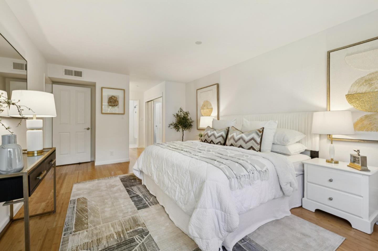 Detail Gallery Image 15 of 28 For 226 W Edith Ave #13,  Los Altos,  CA 94022 - 2 Beds | 1/1 Baths