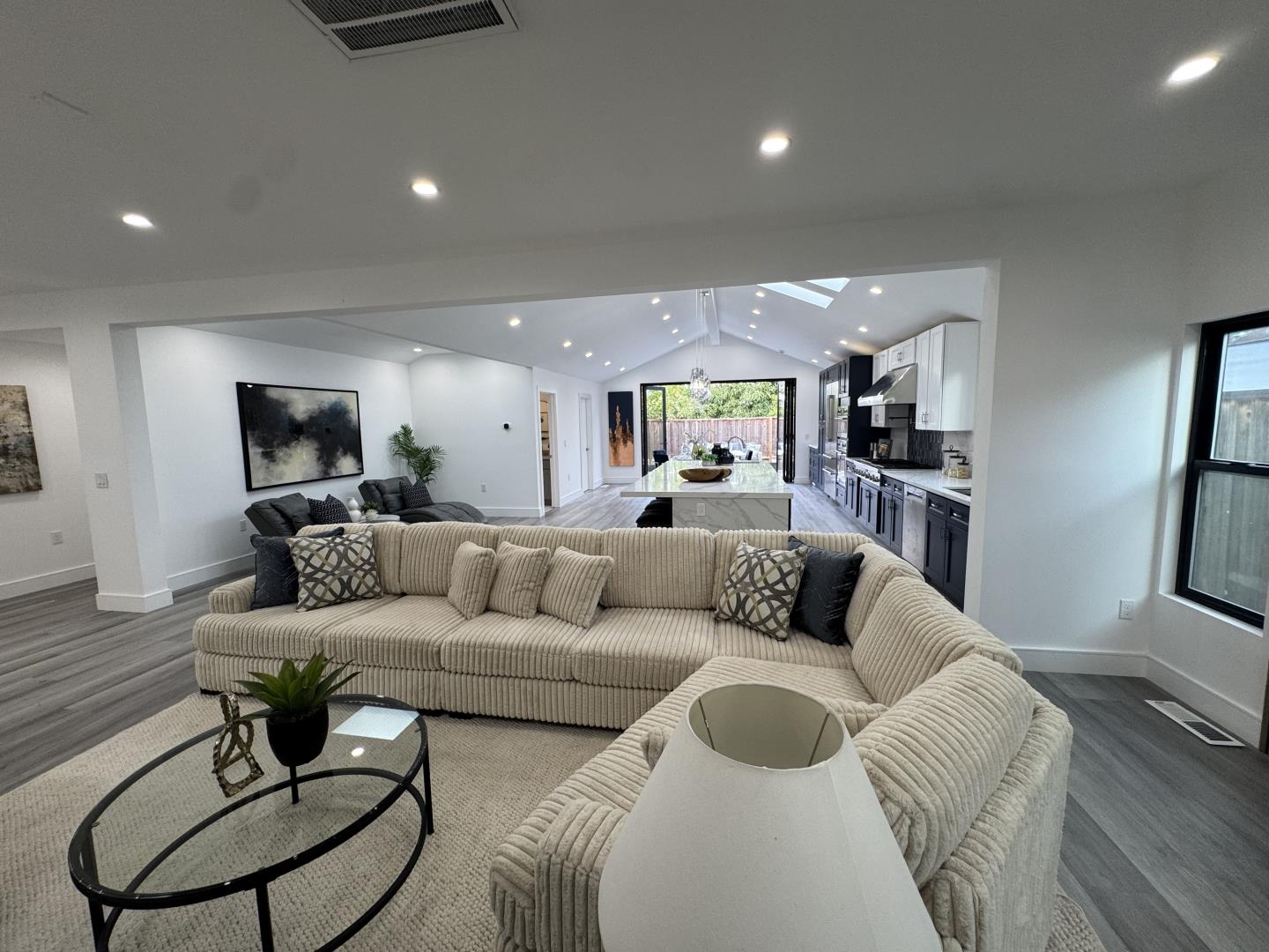 Detail Gallery Image 10 of 55 For 3211 Pentland Ct, San Jose,  CA 95148 - 3 Beds | 3 Baths