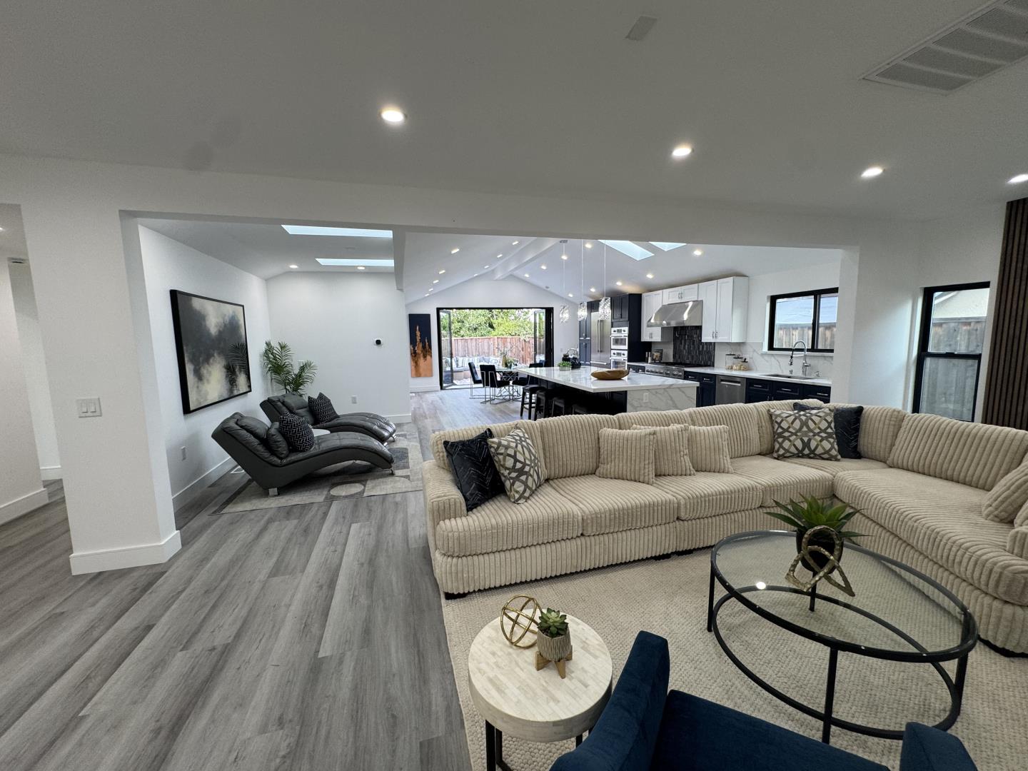 Detail Gallery Image 11 of 55 For 3211 Pentland Ct, San Jose,  CA 95148 - 3 Beds | 3 Baths