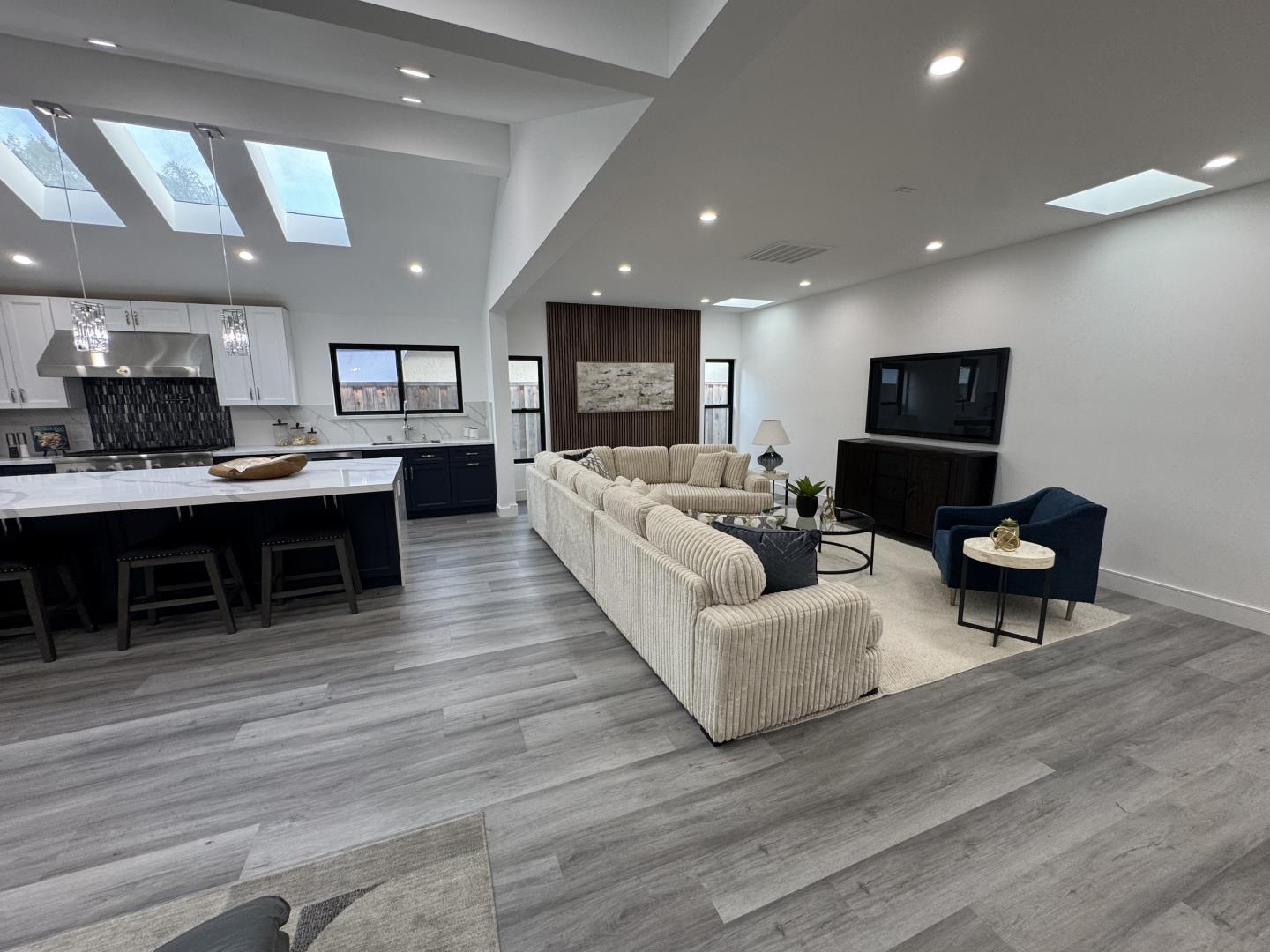 Detail Gallery Image 13 of 55 For 3211 Pentland Ct, San Jose,  CA 95148 - 3 Beds | 3 Baths