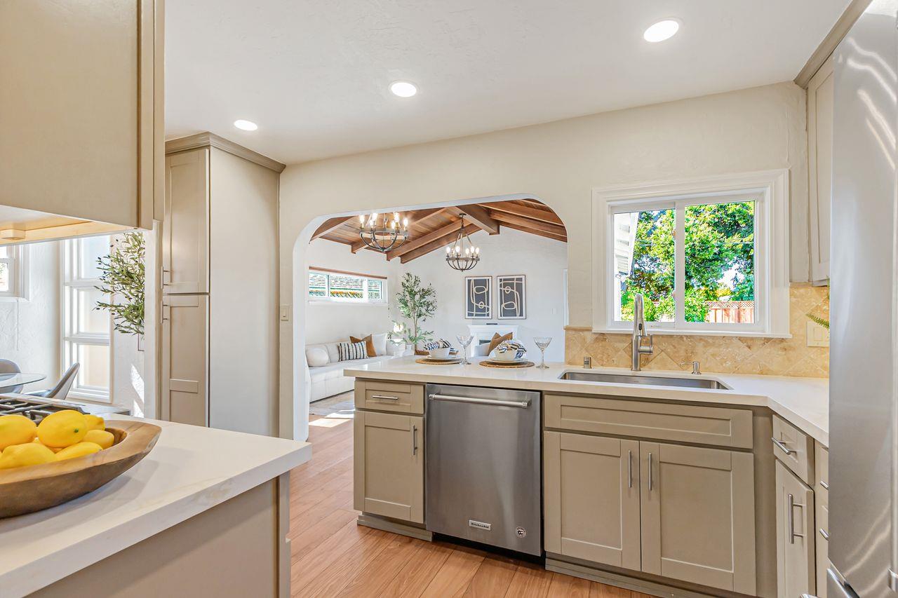 Detail Gallery Image 16 of 55 For 2183 Cherrystone Dr, San Jose,  CA 95128 - 4 Beds | 2 Baths