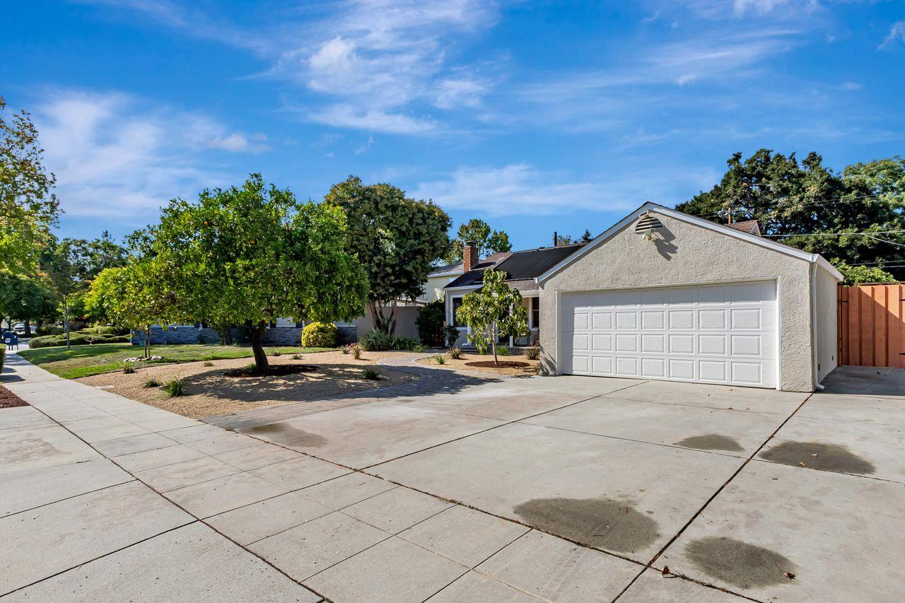 Detail Gallery Image 3 of 55 For 2183 Cherrystone Dr, San Jose,  CA 95128 - 4 Beds | 2 Baths