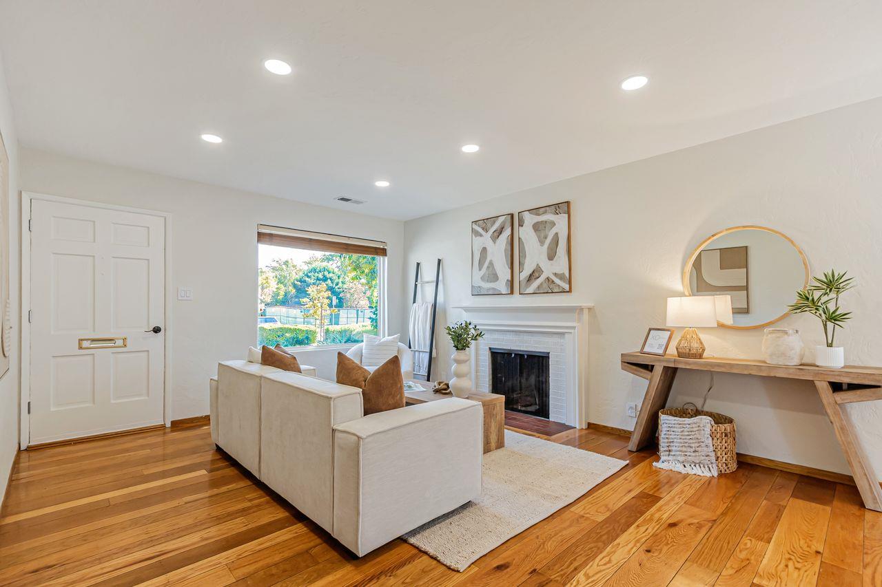 Detail Gallery Image 8 of 55 For 2183 Cherrystone Dr, San Jose,  CA 95128 - 4 Beds | 2 Baths