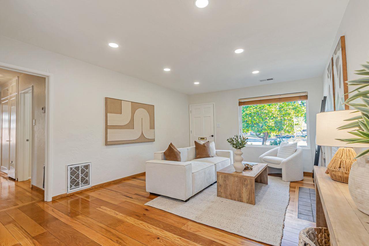 Detail Gallery Image 9 of 55 For 2183 Cherrystone Dr, San Jose,  CA 95128 - 4 Beds | 2 Baths