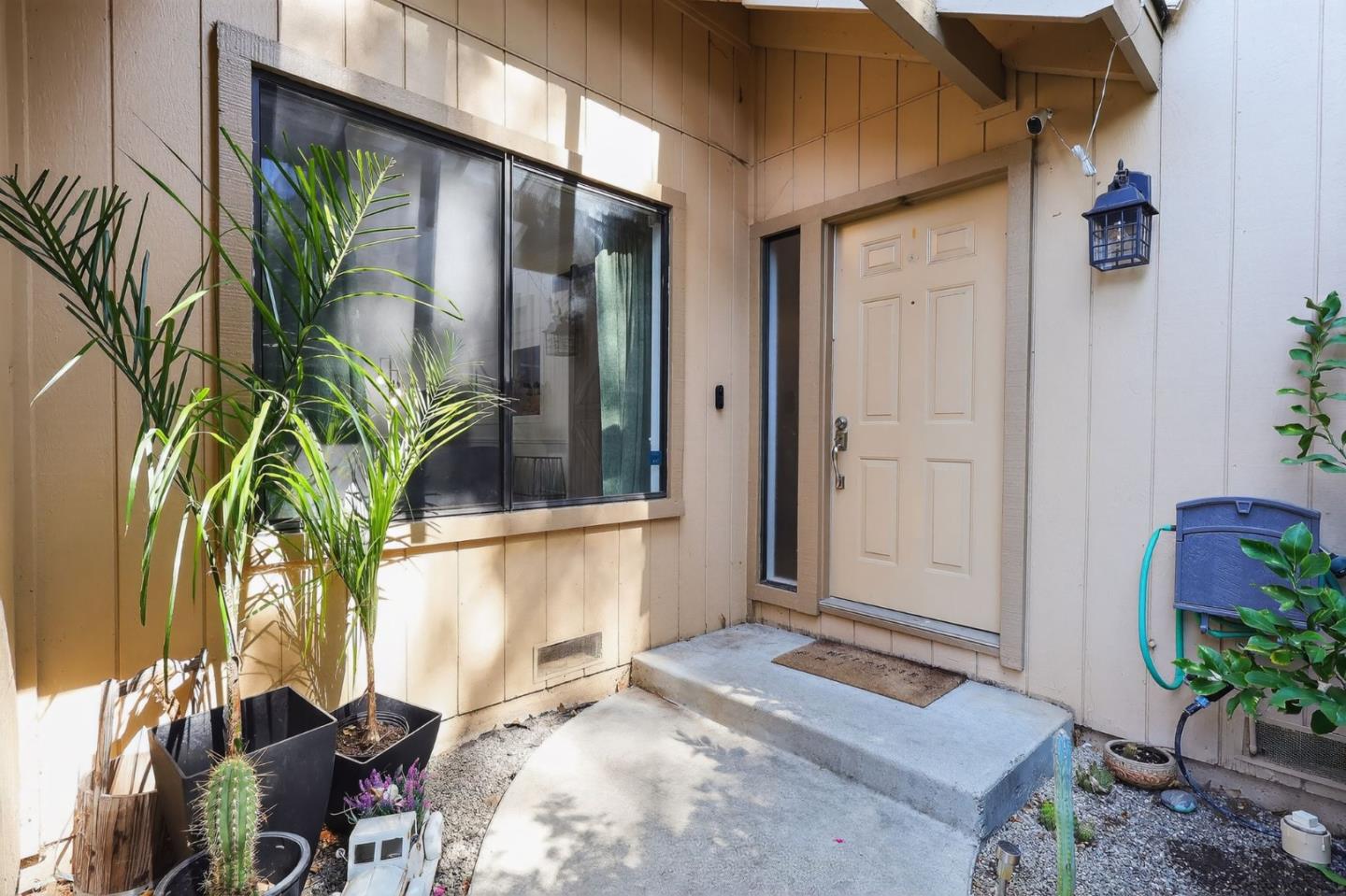 Detail Gallery Image 2 of 20 For 2352 Leptis Cir, Morgan Hill,  CA 95037 - 3 Beds | 2/1 Baths