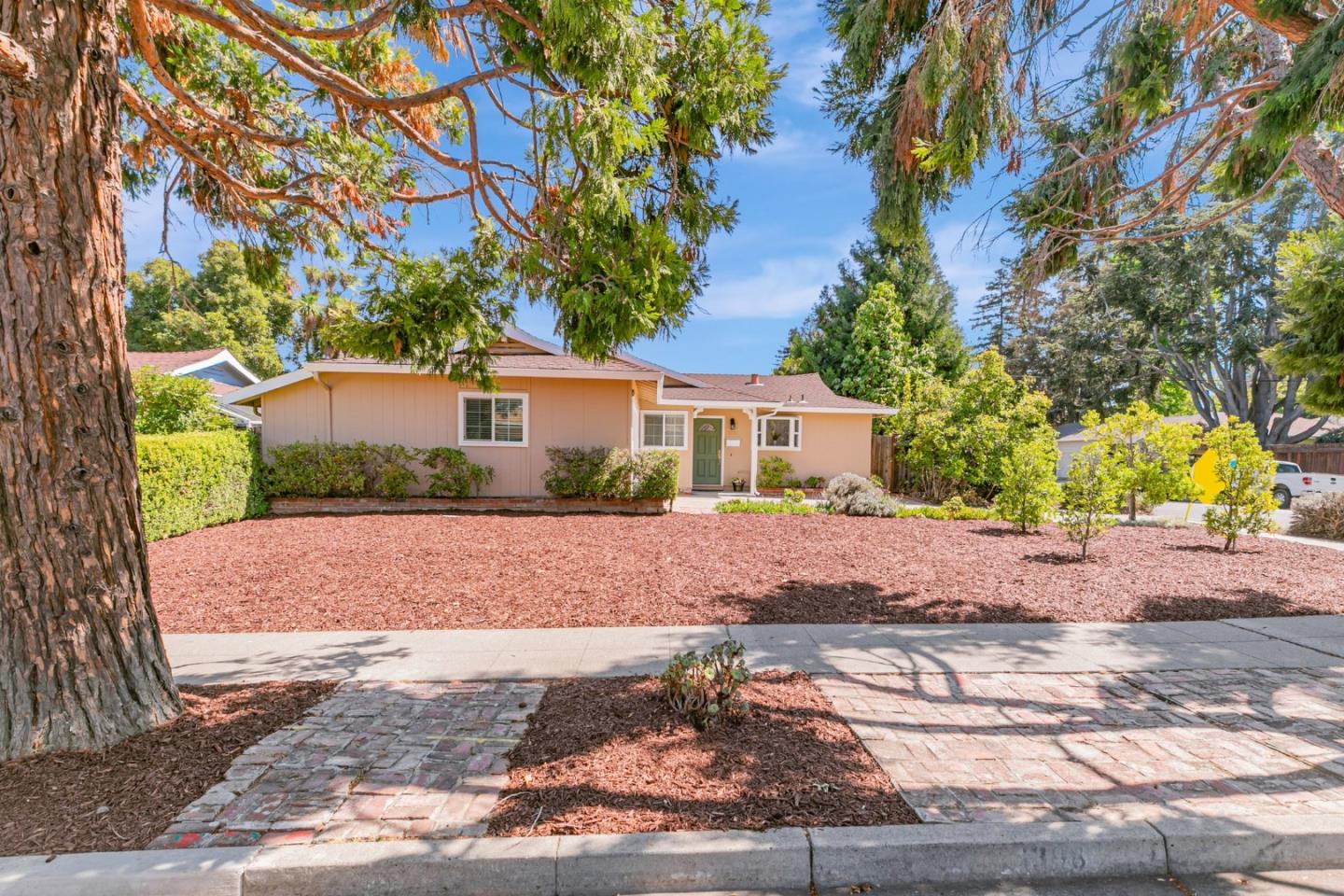 Detail Gallery Image 4 of 37 For 1398 Garrans Dr, San Jose,  CA 95130 - 3 Beds | 2 Baths