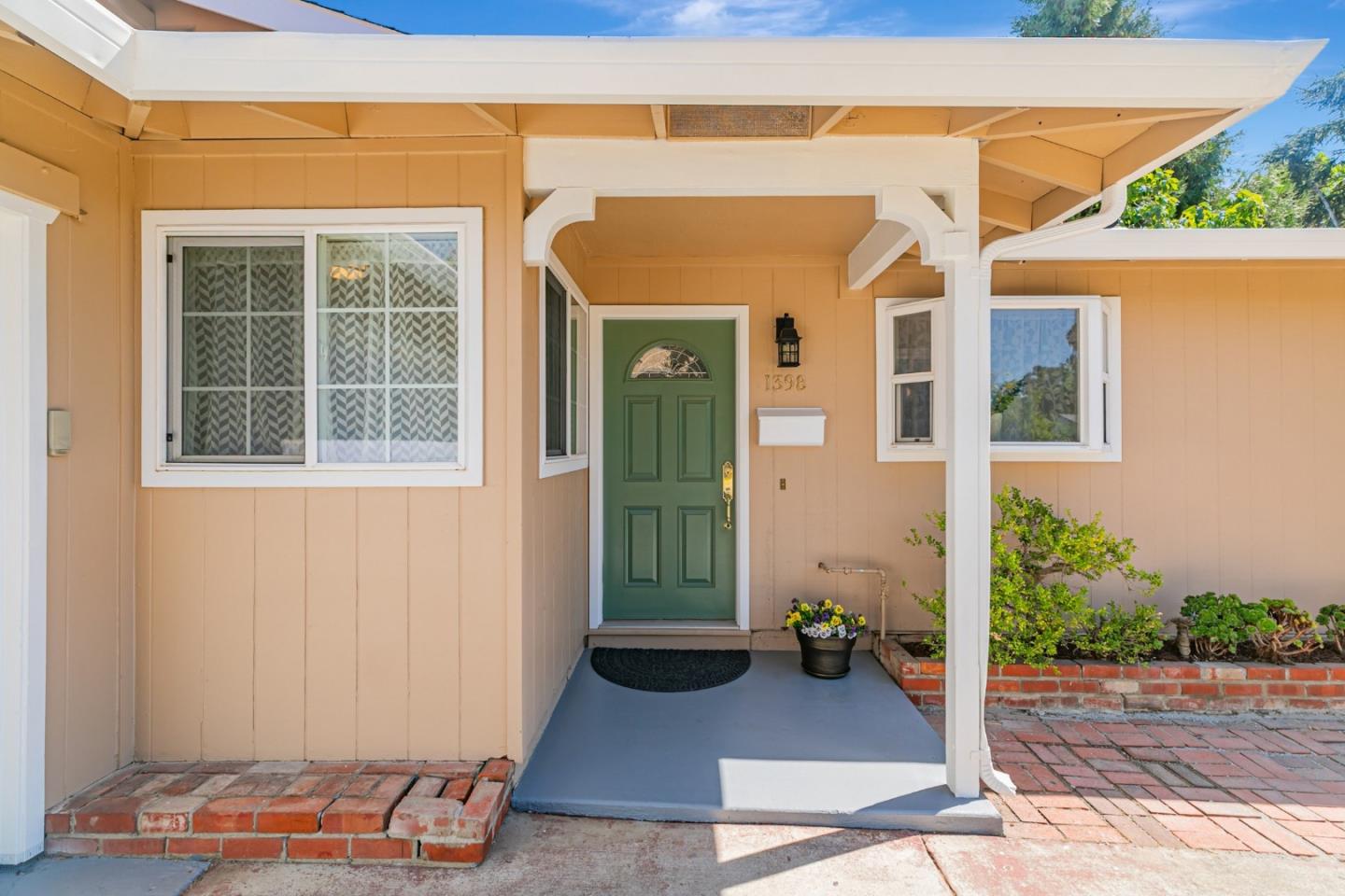Detail Gallery Image 6 of 37 For 1398 Garrans Dr, San Jose,  CA 95130 - 3 Beds | 2 Baths
