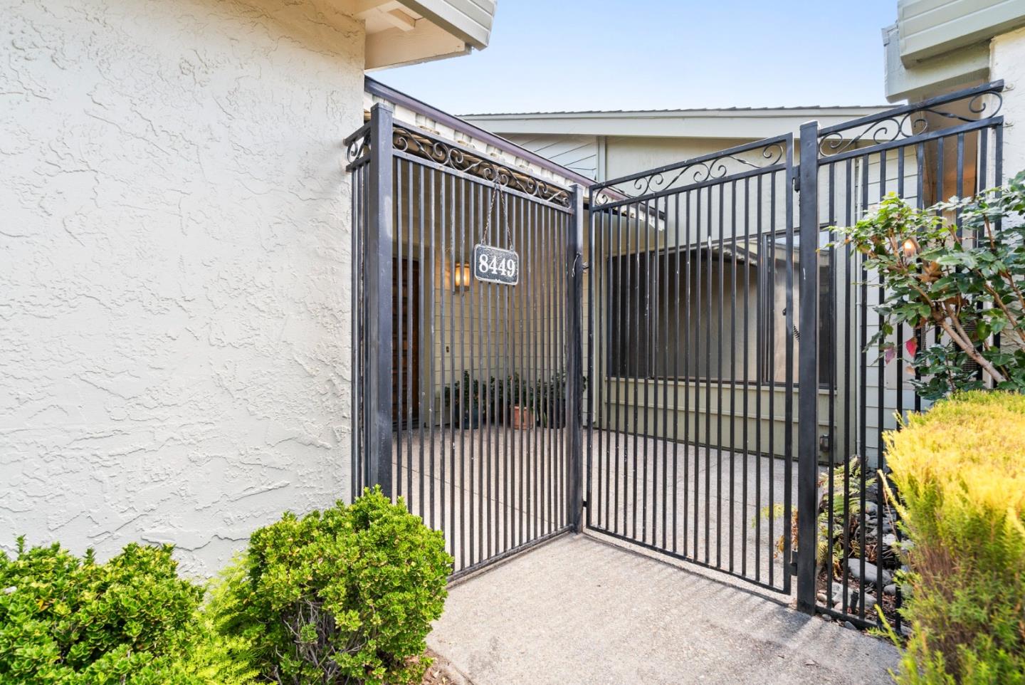 Detail Gallery Image 4 of 37 For 8449 Traminer Ct, San Jose,  CA 95135 - 2 Beds | 2 Baths