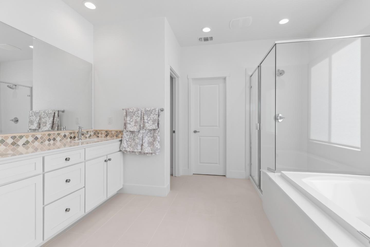 Detail Gallery Image 27 of 42 For 1674 Locksley Dr, Lathrop,  CA 95330 - 4 Beds | 3 Baths