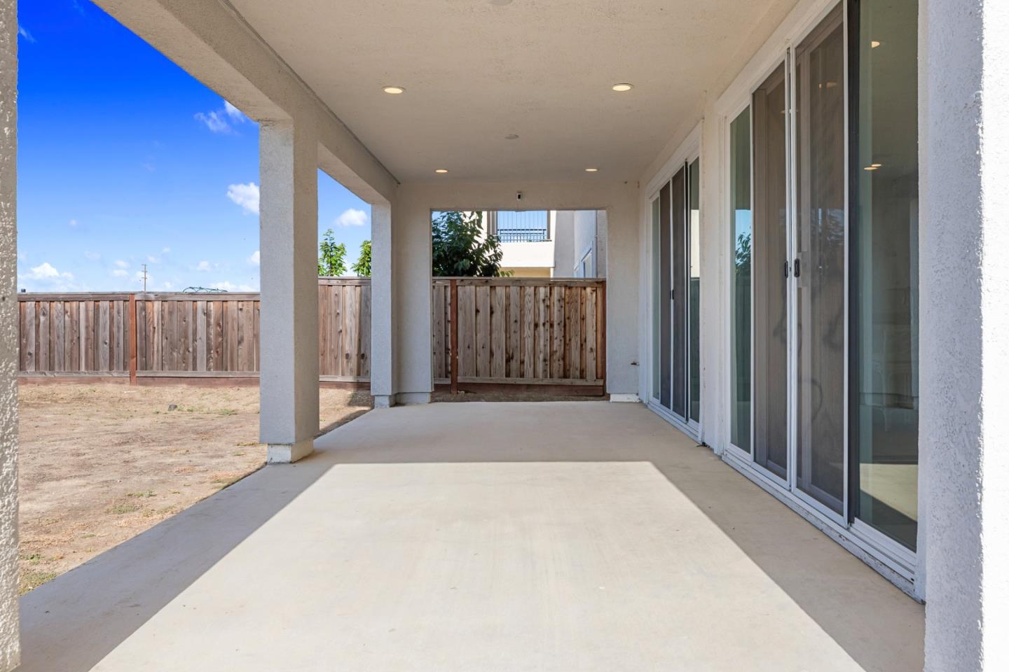 Detail Gallery Image 31 of 42 For 1674 Locksley Dr, Lathrop,  CA 95330 - 4 Beds | 3 Baths