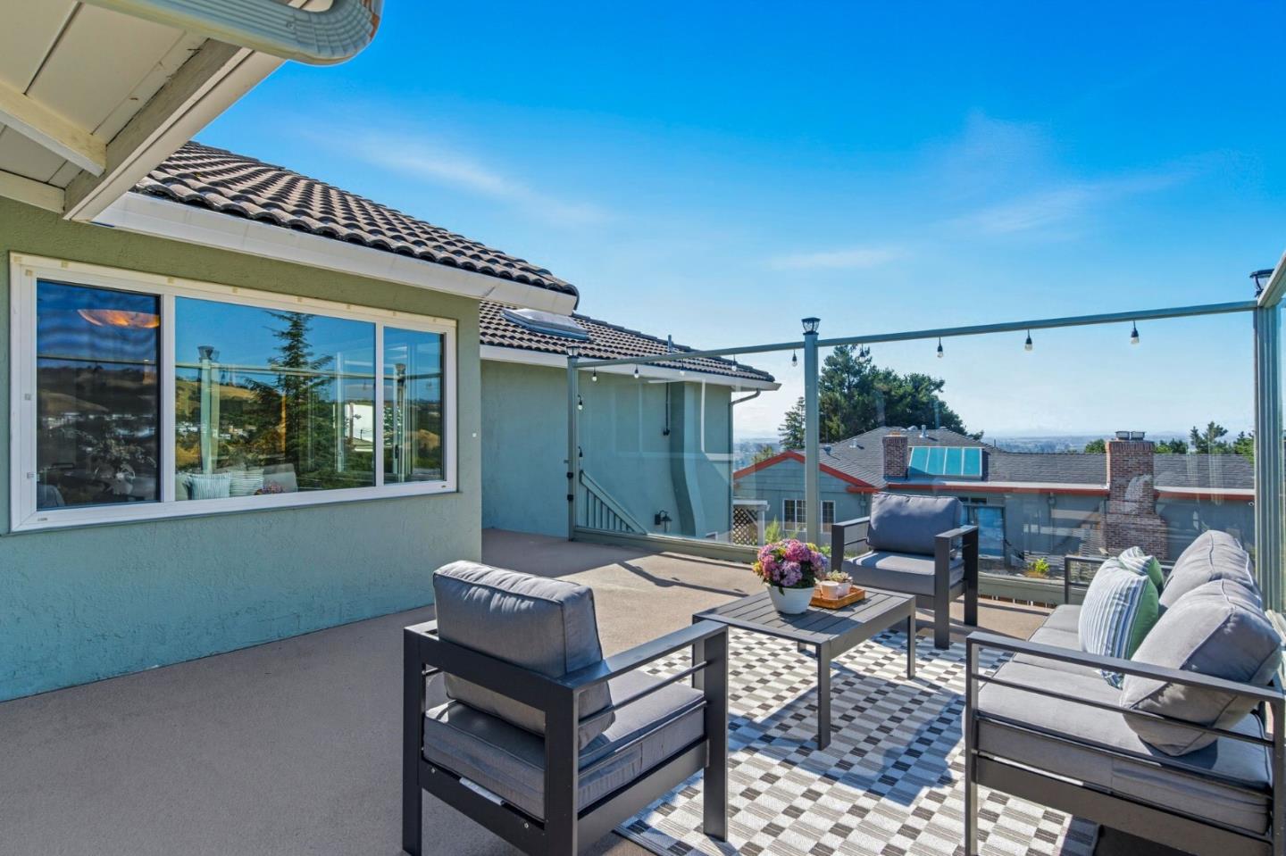 Detail Gallery Image 25 of 62 For 1532 View Dr, San Leandro,  CA 94577 - 4 Beds | 3/1 Baths