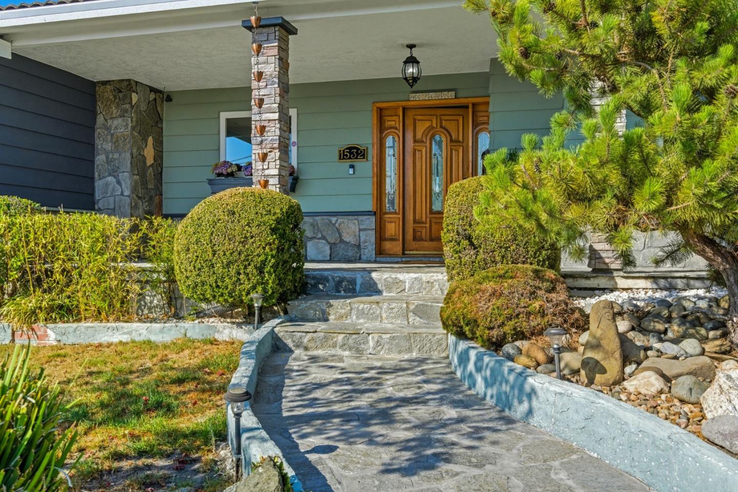 Detail Gallery Image 3 of 62 For 1532 View Dr, San Leandro,  CA 94577 - 4 Beds | 3/1 Baths