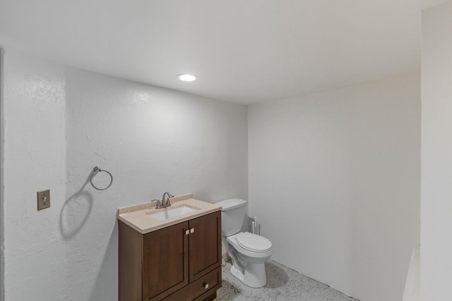 Detail Gallery Image 44 of 62 For 1532 View Dr, San Leandro,  CA 94577 - 4 Beds | 3/1 Baths
