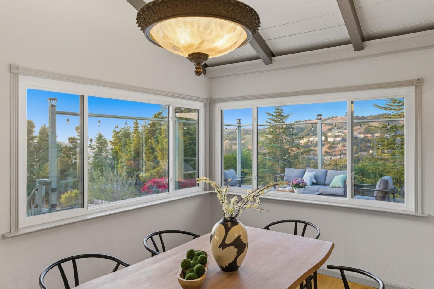 Detail Gallery Image 9 of 62 For 1532 View Dr, San Leandro,  CA 94577 - 4 Beds | 3/1 Baths