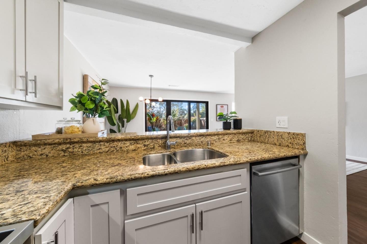 Detail Gallery Image 11 of 23 For 3506 La Terrace Cir, San Jose,  CA 95123 - 2 Beds | 1 Baths