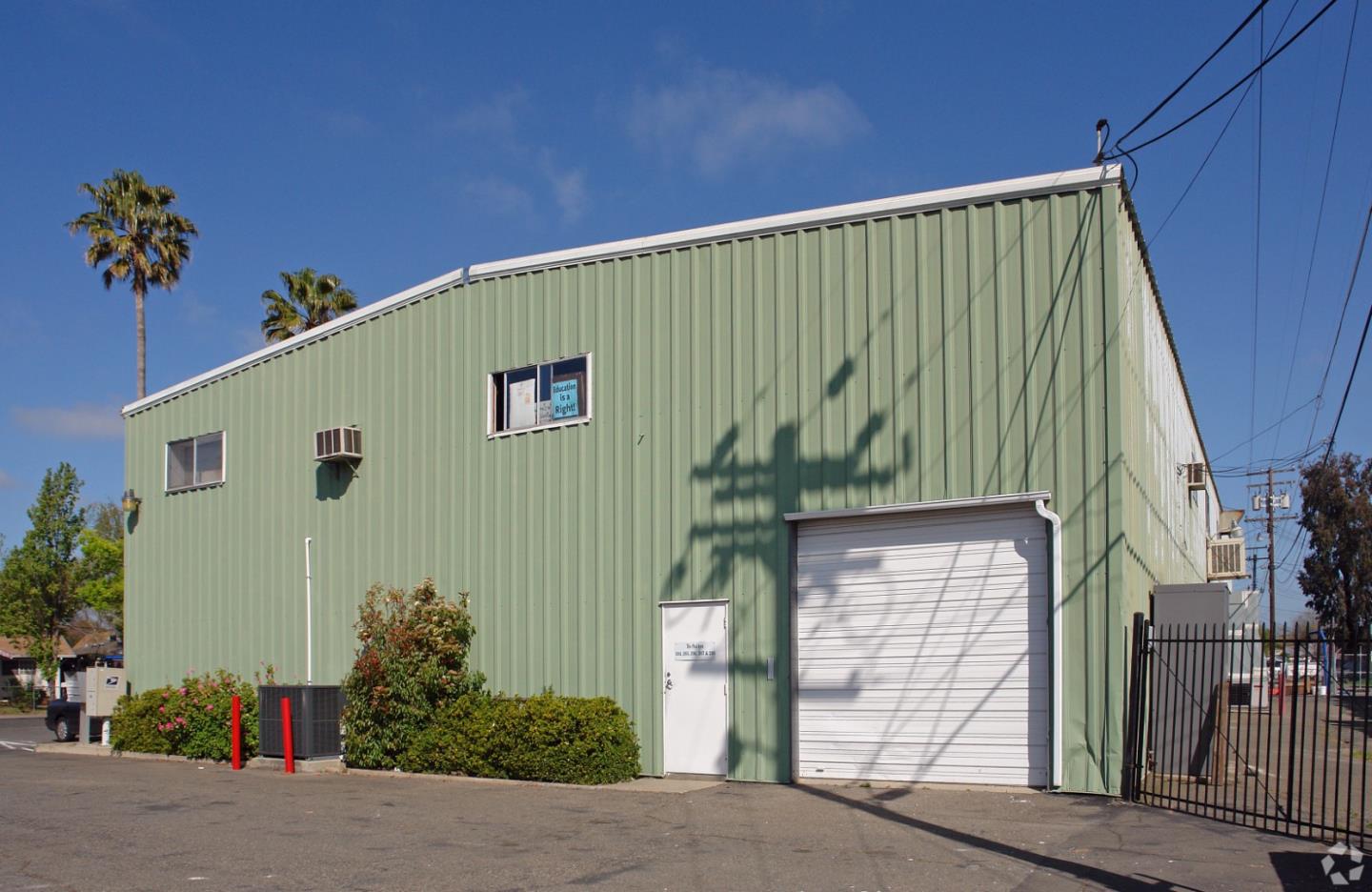 Detail Gallery Image 2 of 9 For 4331 Attawa, Sacramento,  CA 95822 - – Beds | – Baths