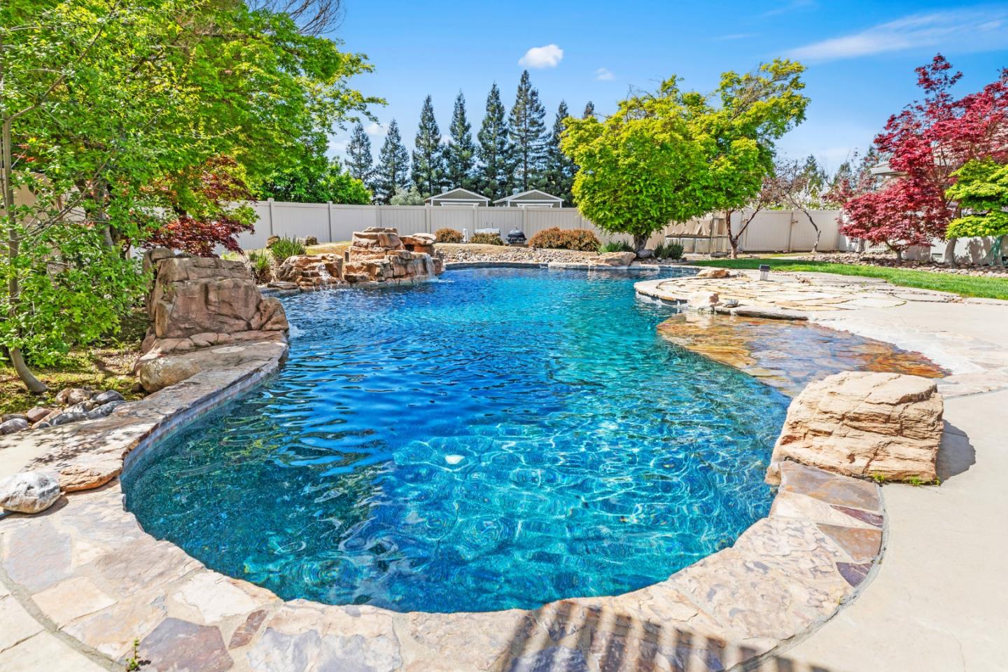 Detail Gallery Image 12 of 64 For 5000 Peach Blossom Ln, Oakdale,  CA 95361 - 4 Beds | 3/1 Baths