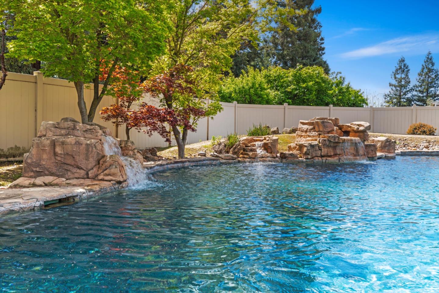 Detail Gallery Image 15 of 64 For 5000 Peach Blossom Ln, Oakdale,  CA 95361 - 4 Beds | 3/1 Baths