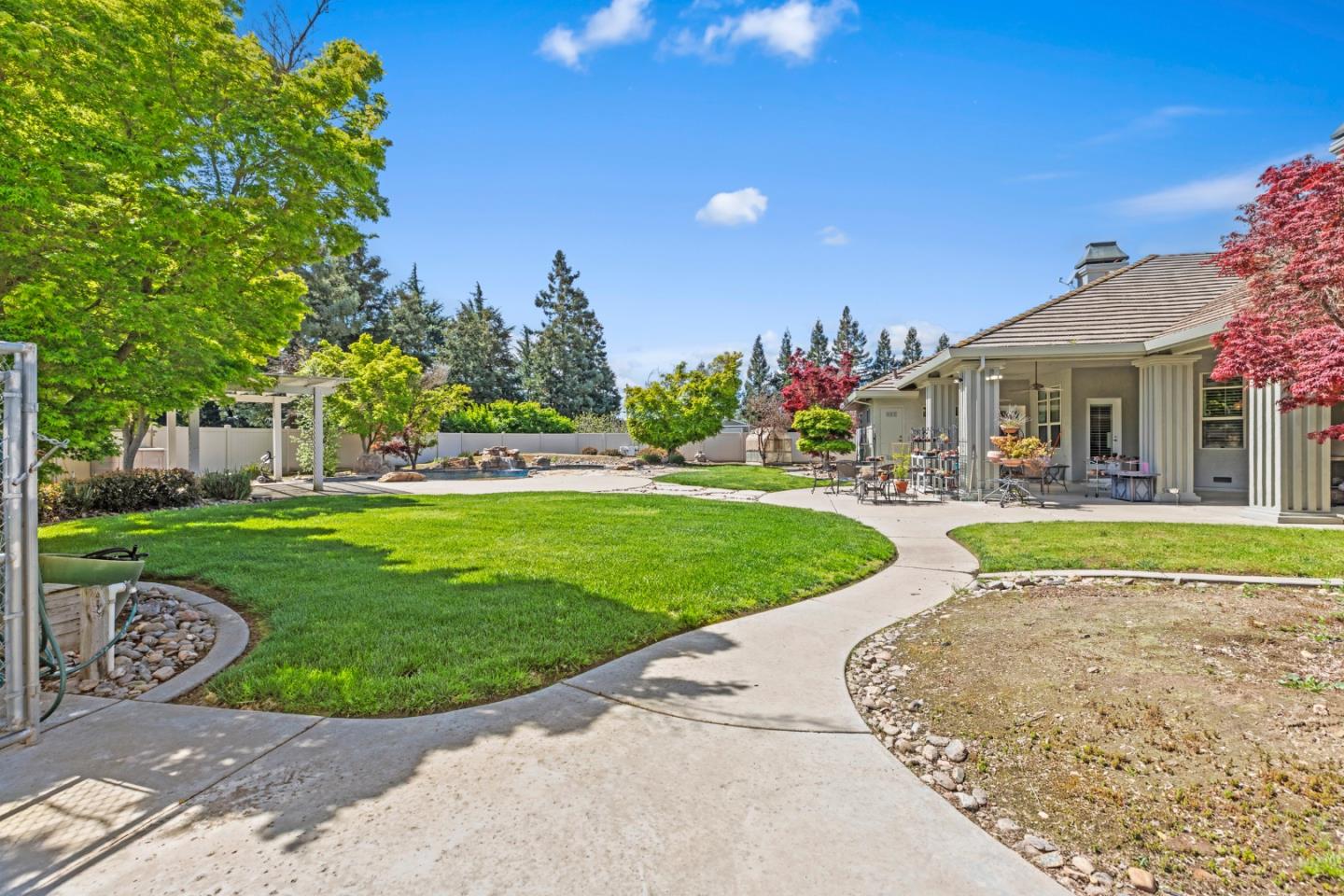 Detail Gallery Image 19 of 64 For 5000 Peach Blossom Ln, Oakdale,  CA 95361 - 4 Beds | 3/1 Baths