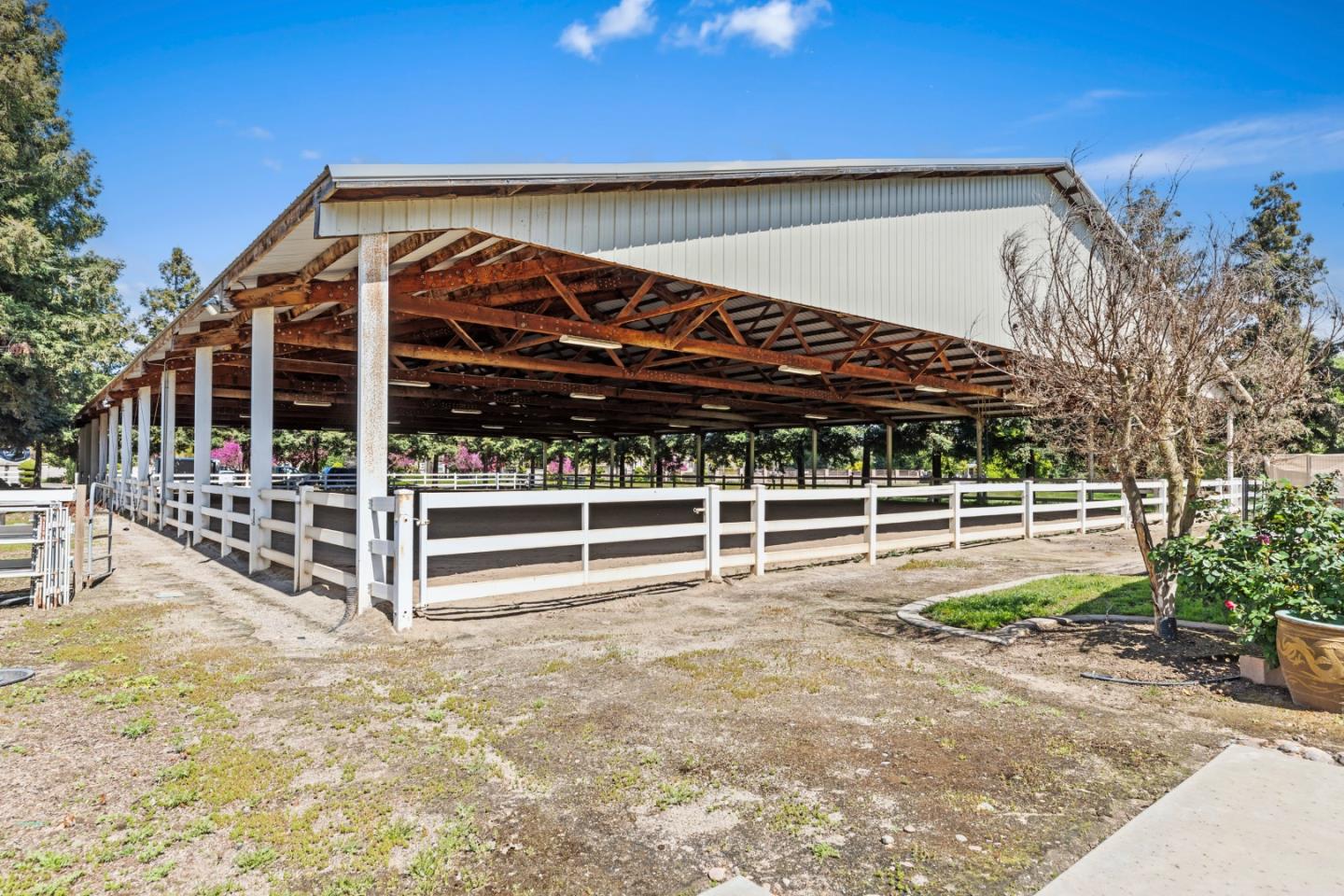 Detail Gallery Image 2 of 64 For 5000 Peach Blossom Ln, Oakdale,  CA 95361 - 4 Beds | 3/1 Baths
