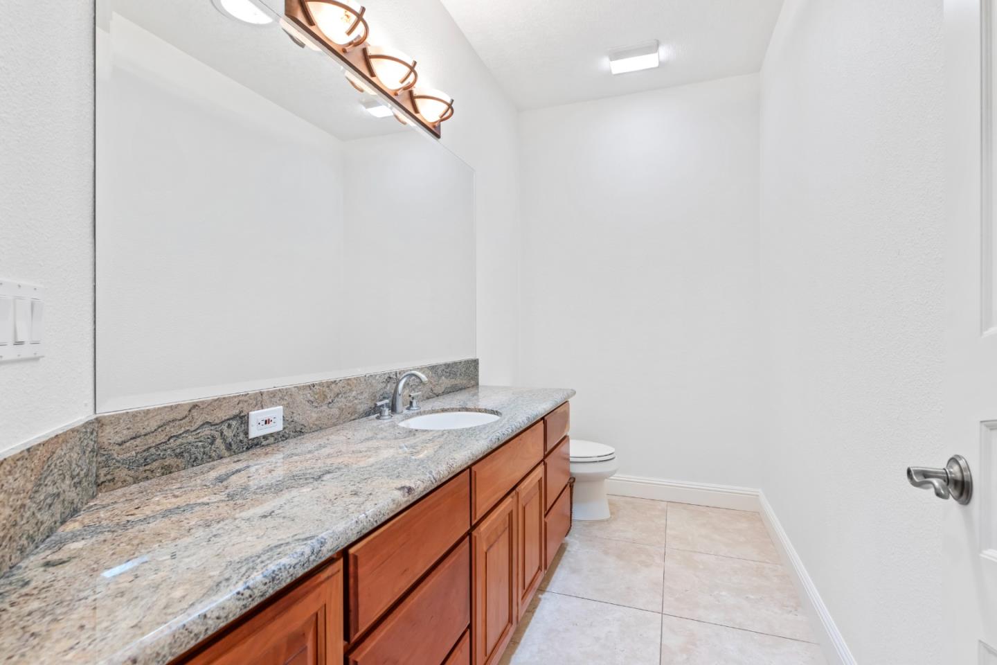 Detail Gallery Image 30 of 64 For 5000 Peach Blossom Ln, Oakdale,  CA 95361 - 4 Beds | 3/1 Baths