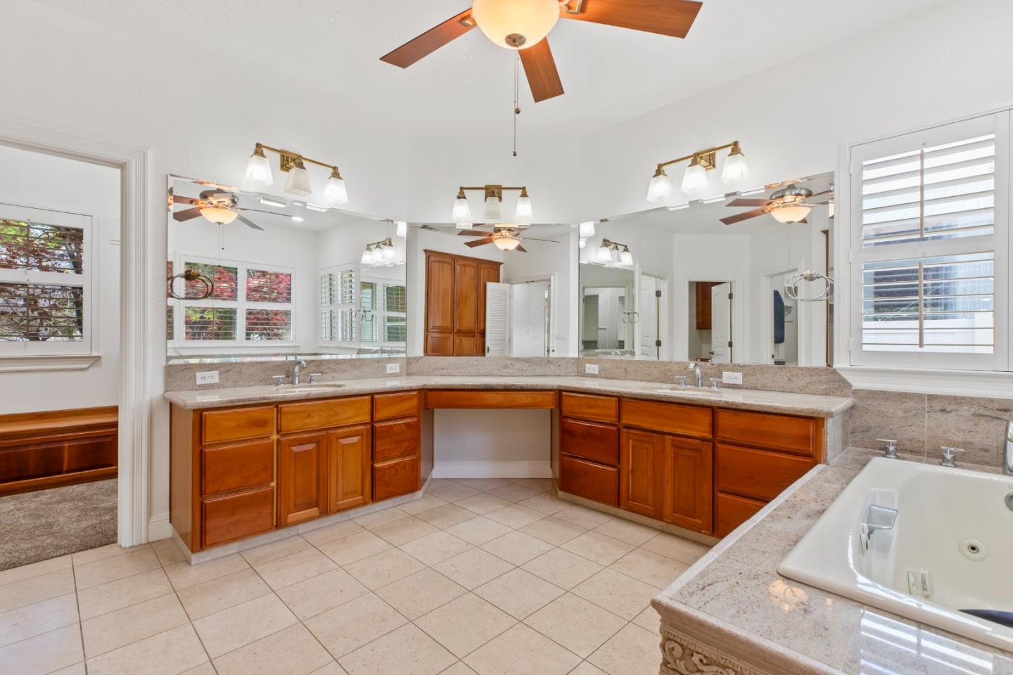 Detail Gallery Image 33 of 64 For 5000 Peach Blossom Ln, Oakdale,  CA 95361 - 4 Beds | 3/1 Baths