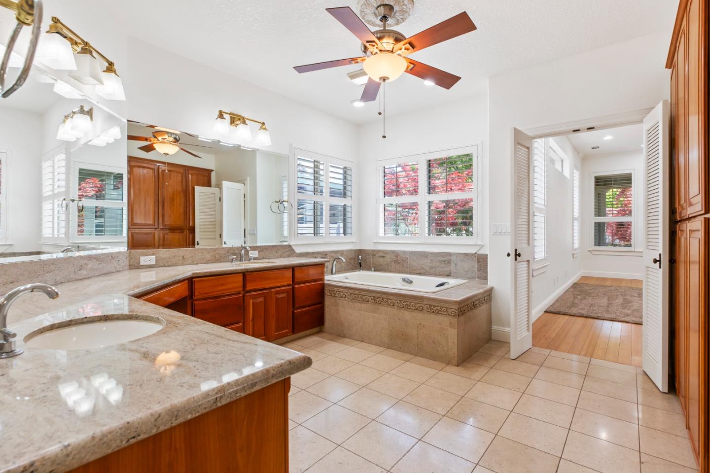 Detail Gallery Image 34 of 64 For 5000 Peach Blossom Ln, Oakdale,  CA 95361 - 4 Beds | 3/1 Baths