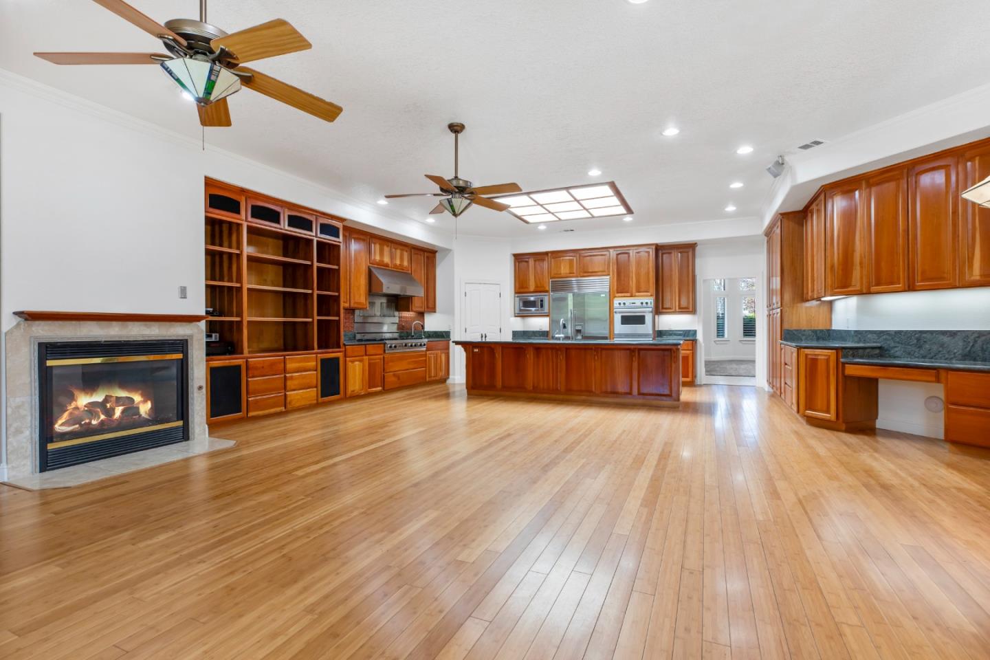 Detail Gallery Image 39 of 64 For 5000 Peach Blossom Ln, Oakdale,  CA 95361 - 4 Beds | 3/1 Baths
