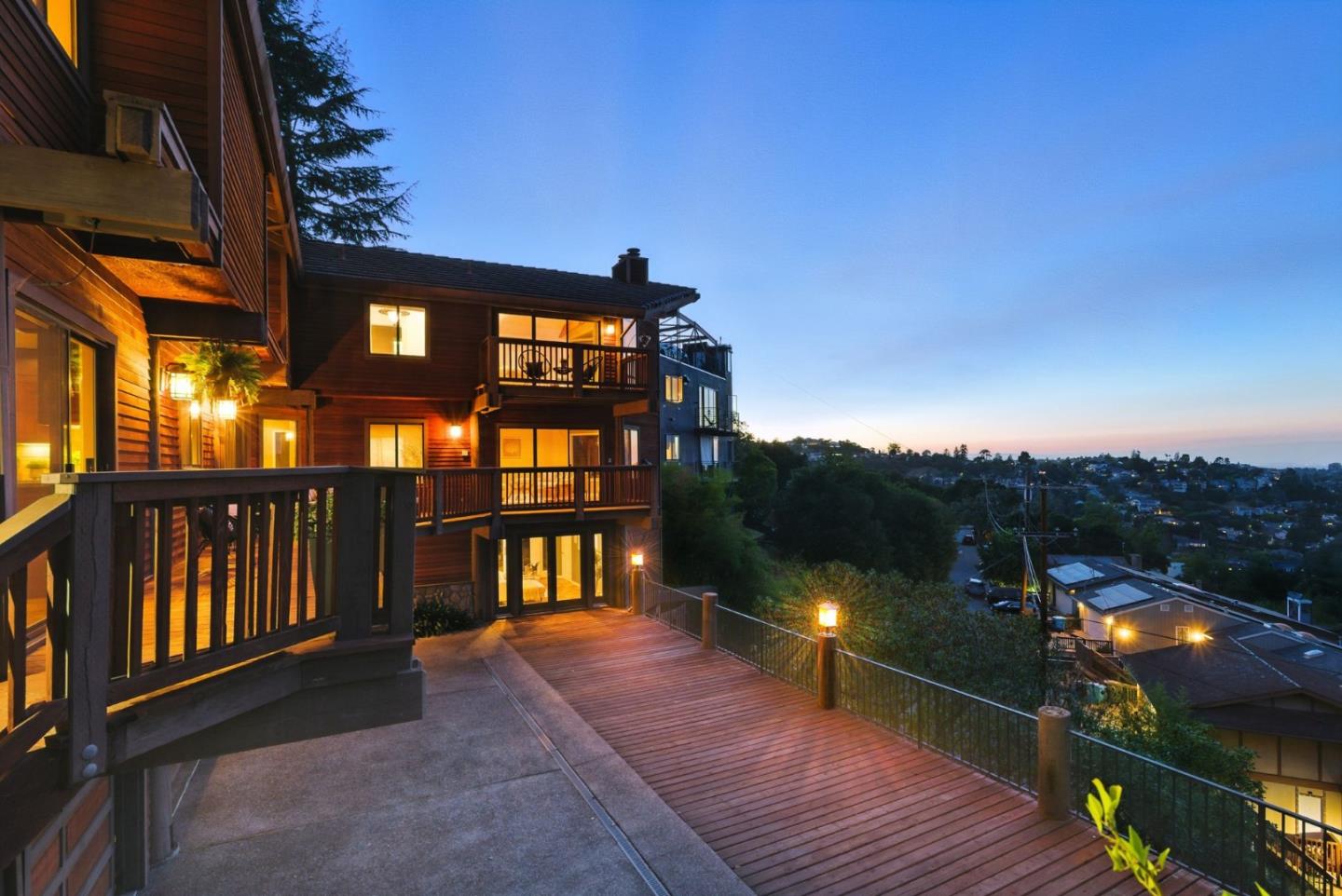 Detail Gallery Image 10 of 66 For 400 Winding Way, San Carlos,  CA 94070 - 4 Beds | 3/1 Baths