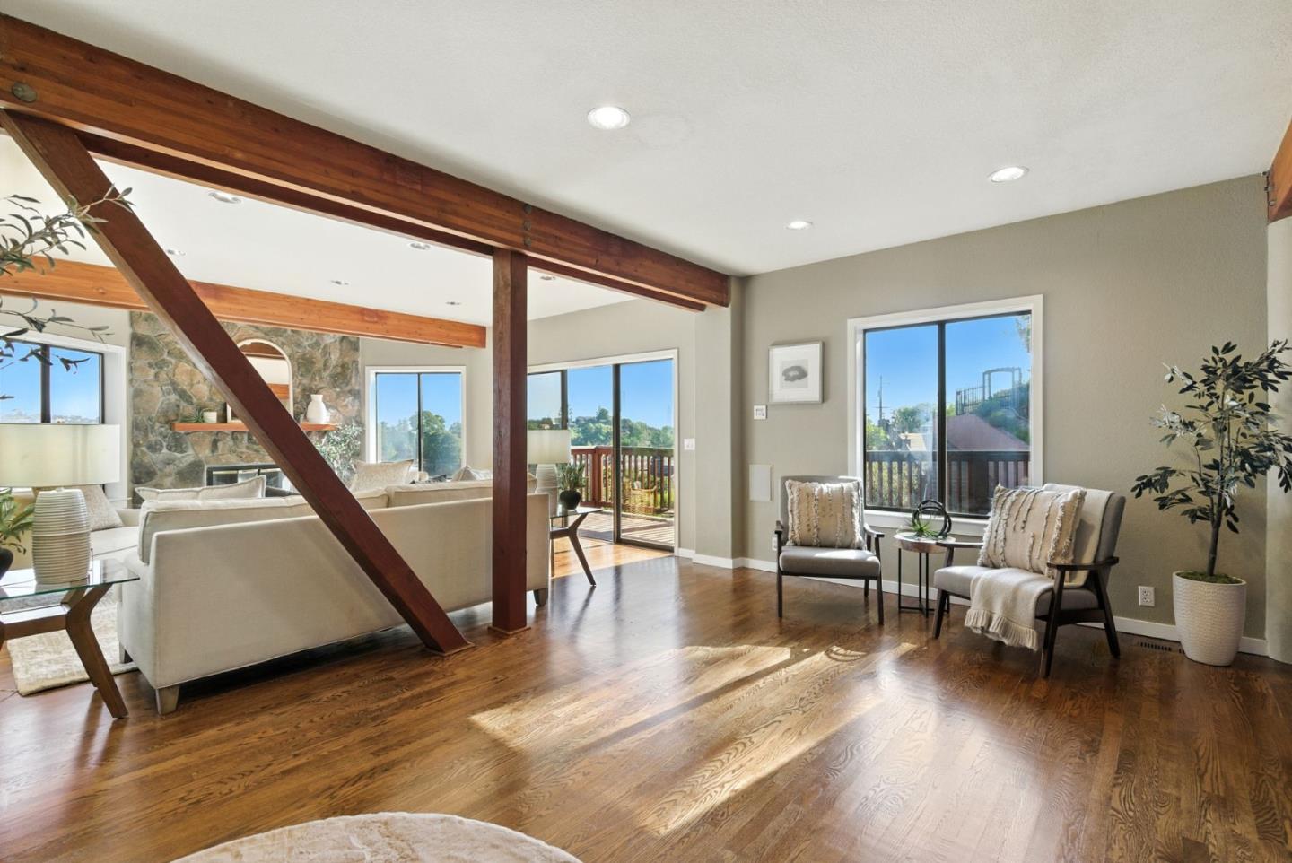 Detail Gallery Image 14 of 66 For 400 Winding Way, San Carlos,  CA 94070 - 4 Beds | 3/1 Baths