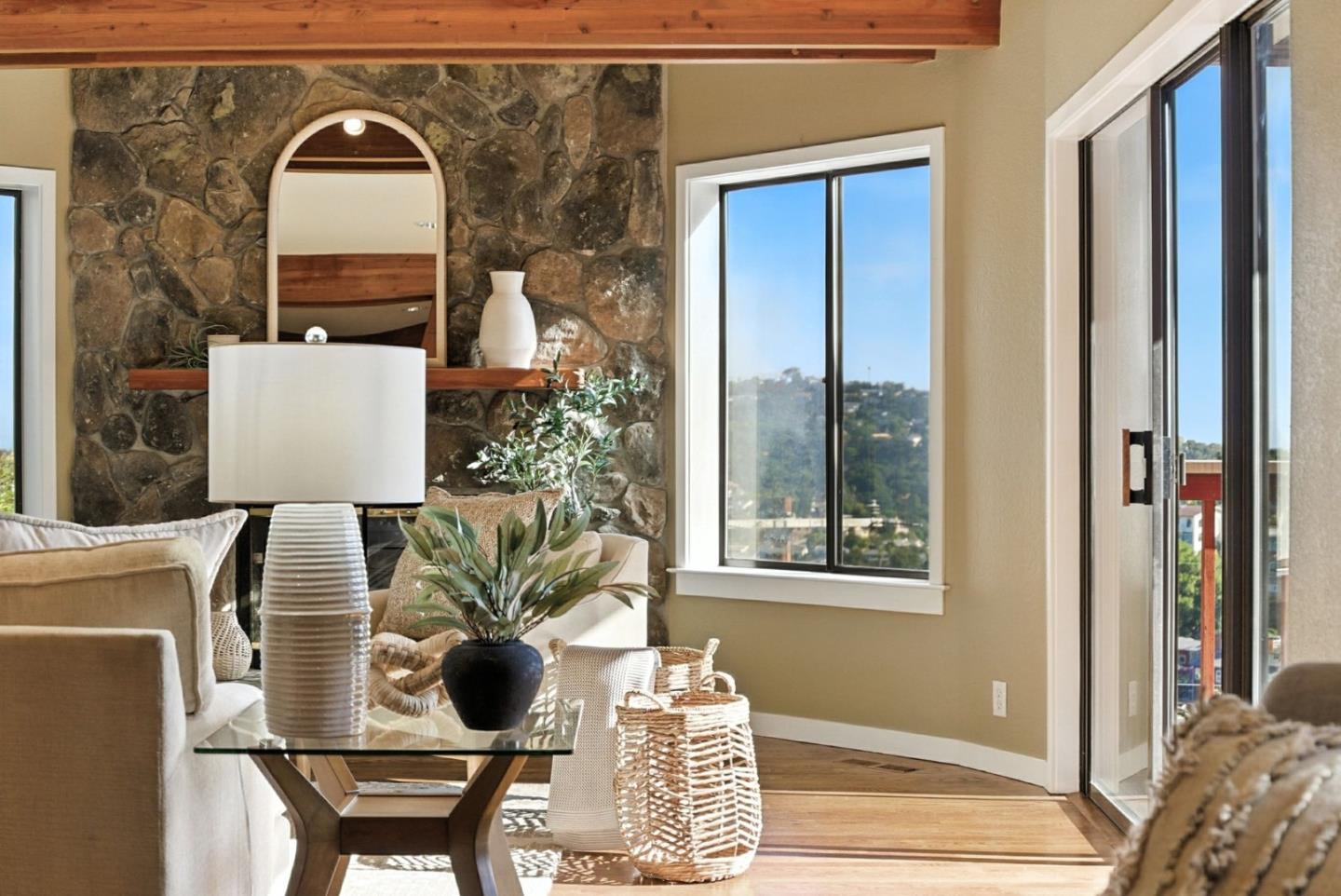 Detail Gallery Image 17 of 66 For 400 Winding Way, San Carlos,  CA 94070 - 4 Beds | 3/1 Baths